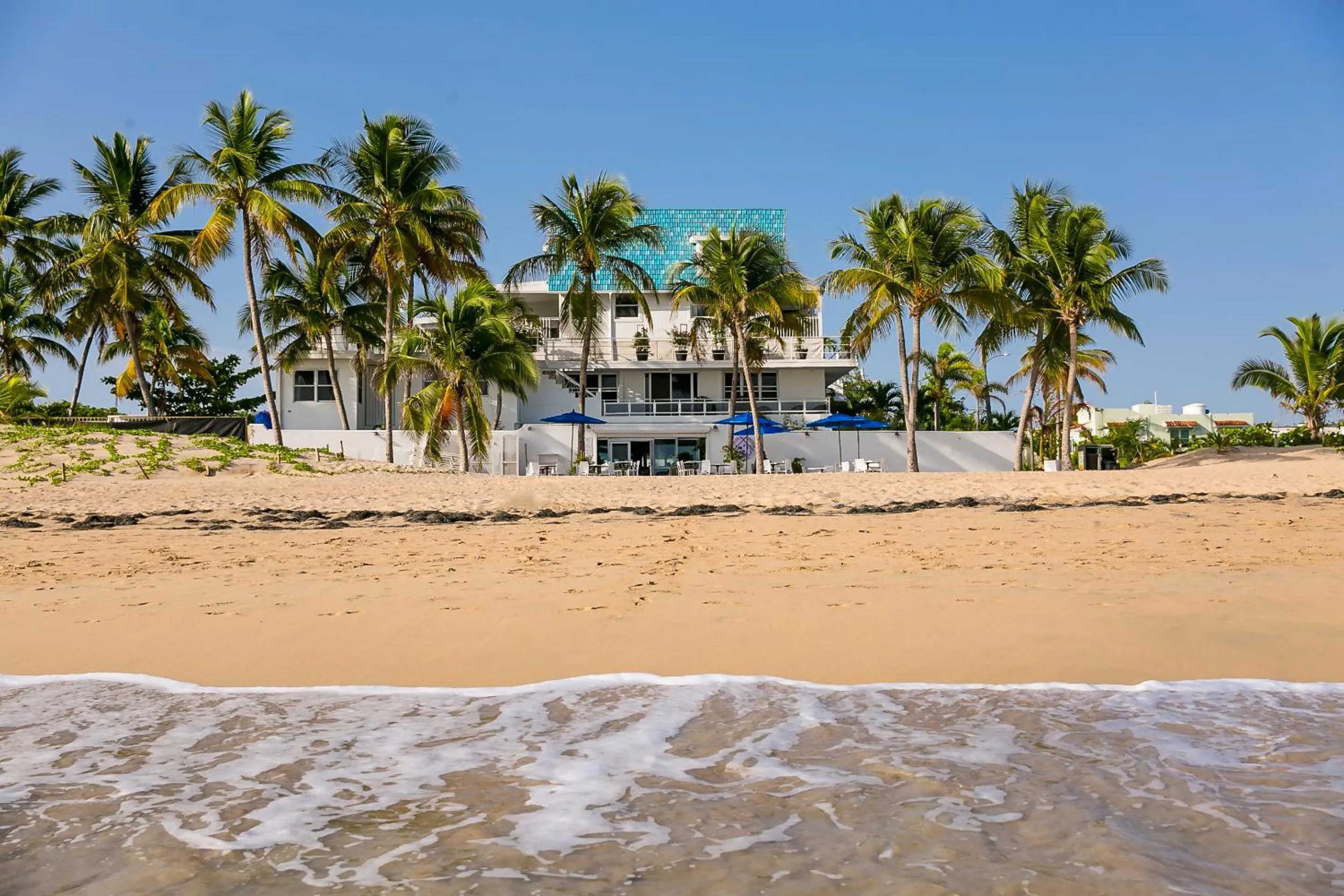 Property building in Numero Uno Beach House