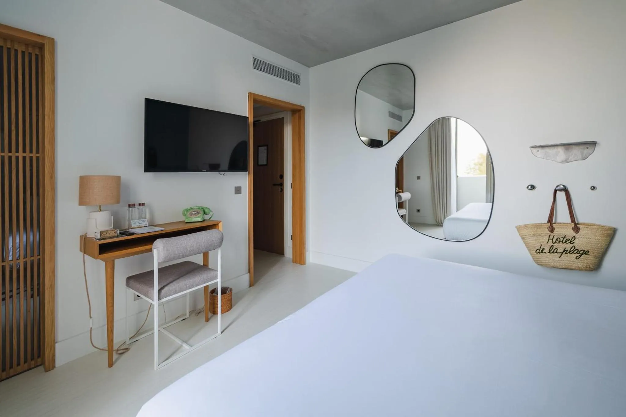 Photo of the whole room, Bed in Hôtel de La Plage