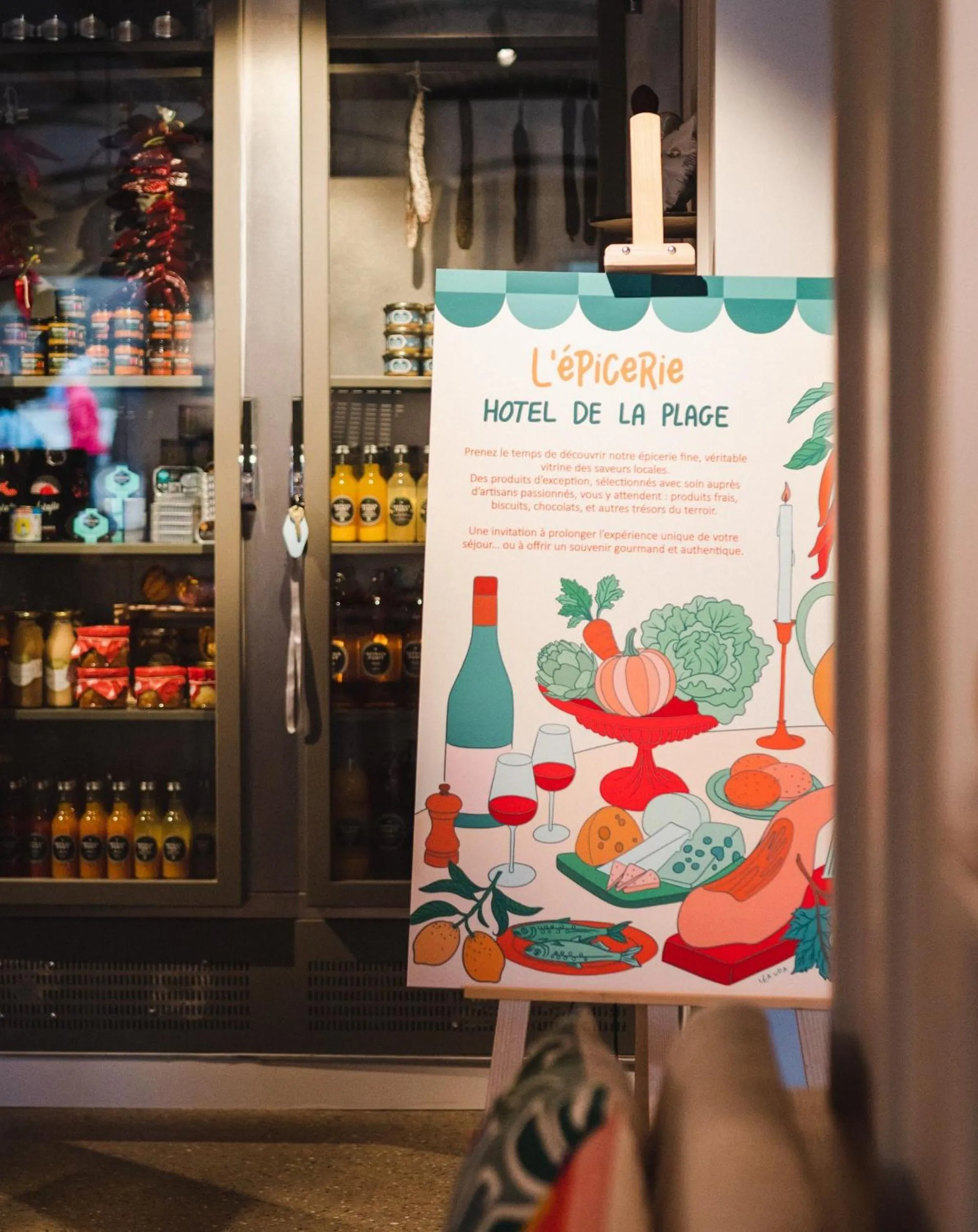 Supermarket/grocery shop in Hôtel de La Plage