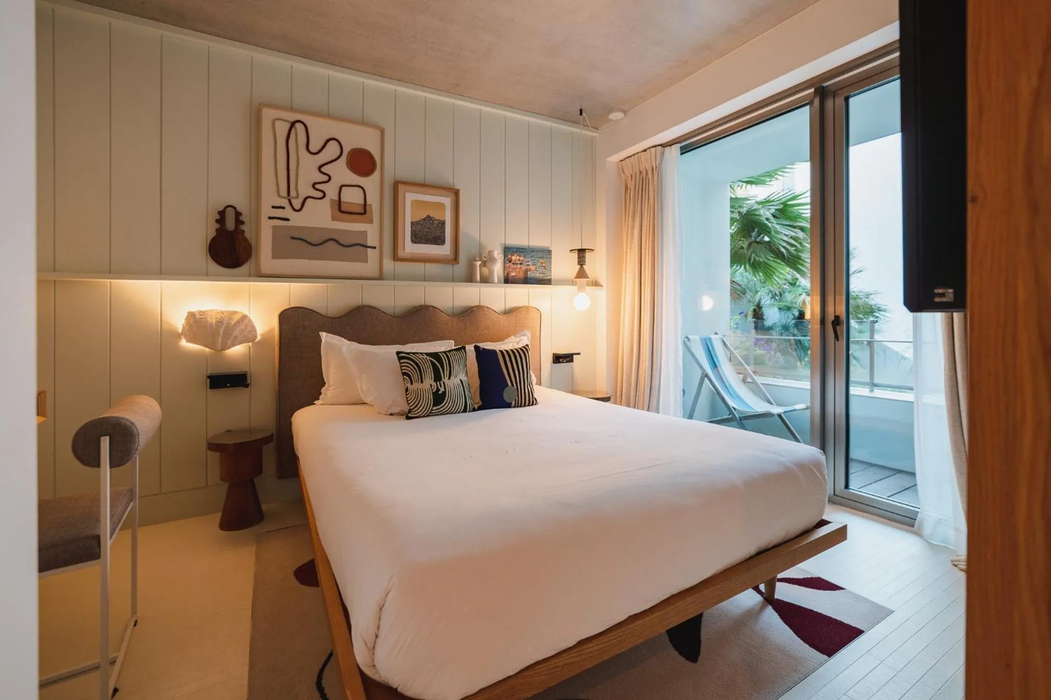 Photo of the whole room, Bed in Hôtel de La Plage