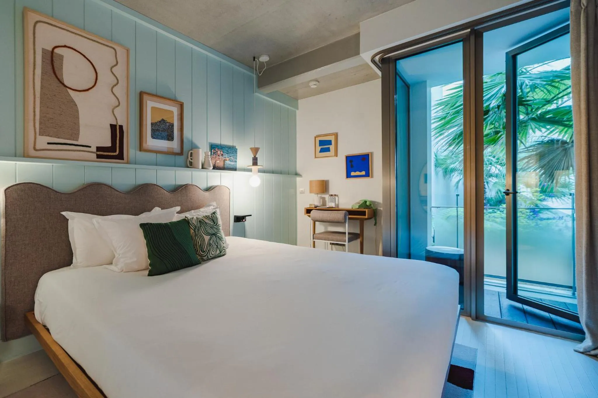 Photo of the whole room, Bed in Hôtel de La Plage