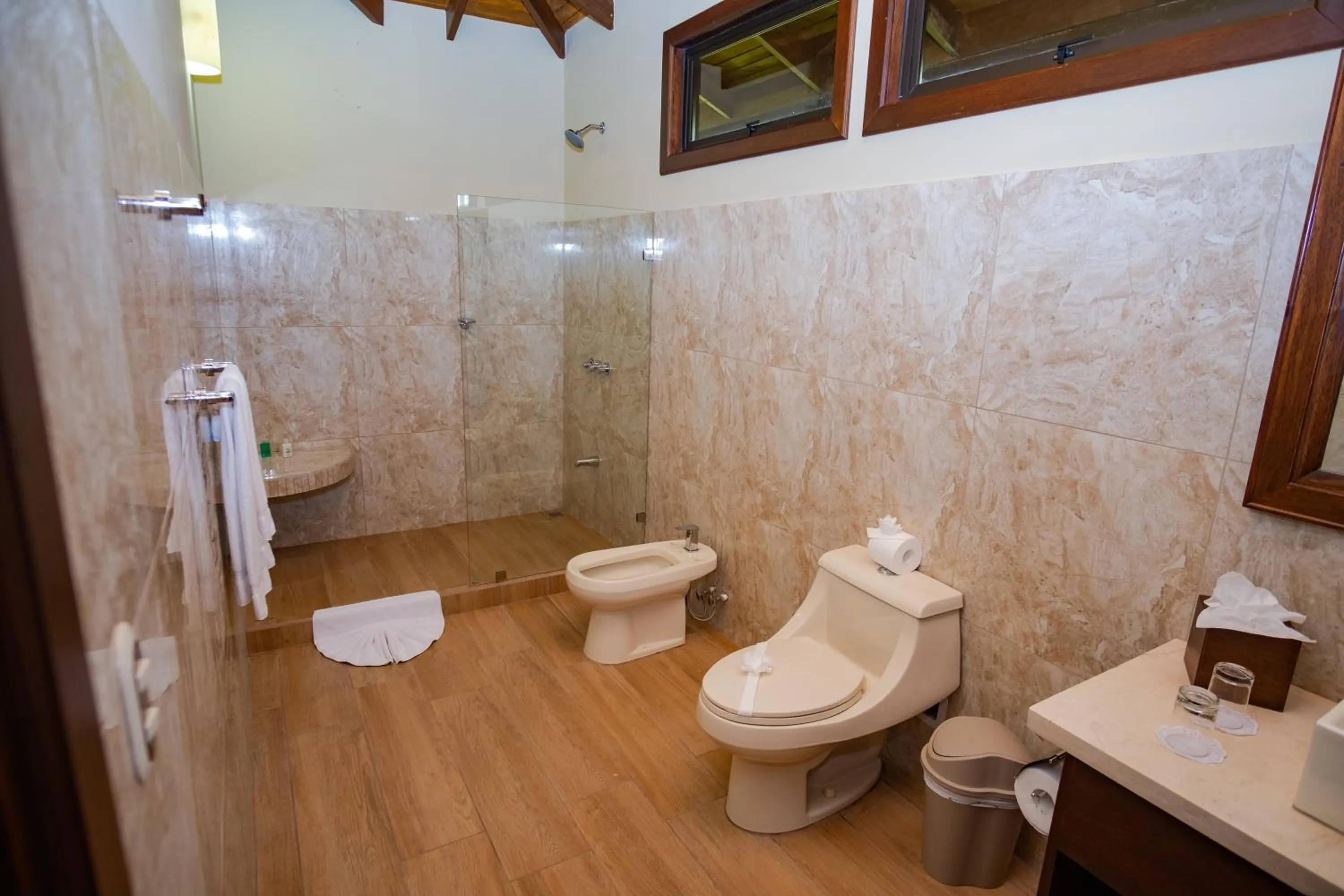 Shower in Hotel Lomas del Volcan