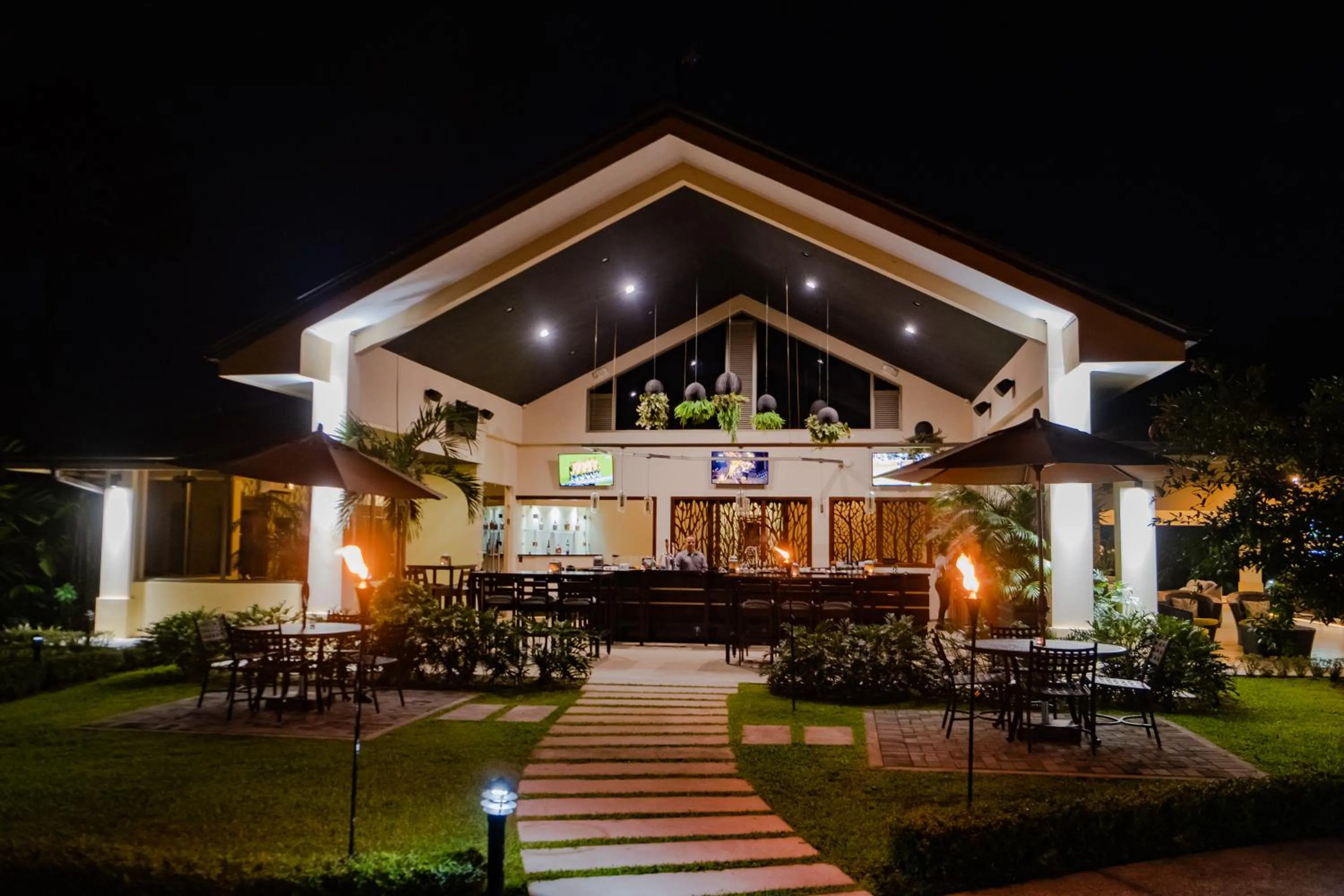 Night in Hotel Lomas del Volcan