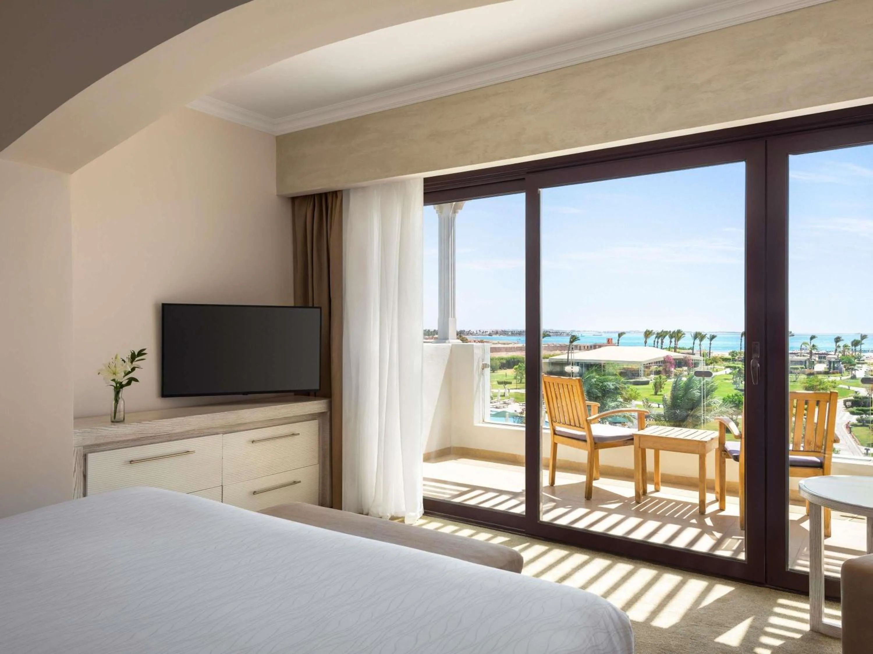 Bedroom, Bed in Movenpick Waterpark Resort & Spa Soma Bay