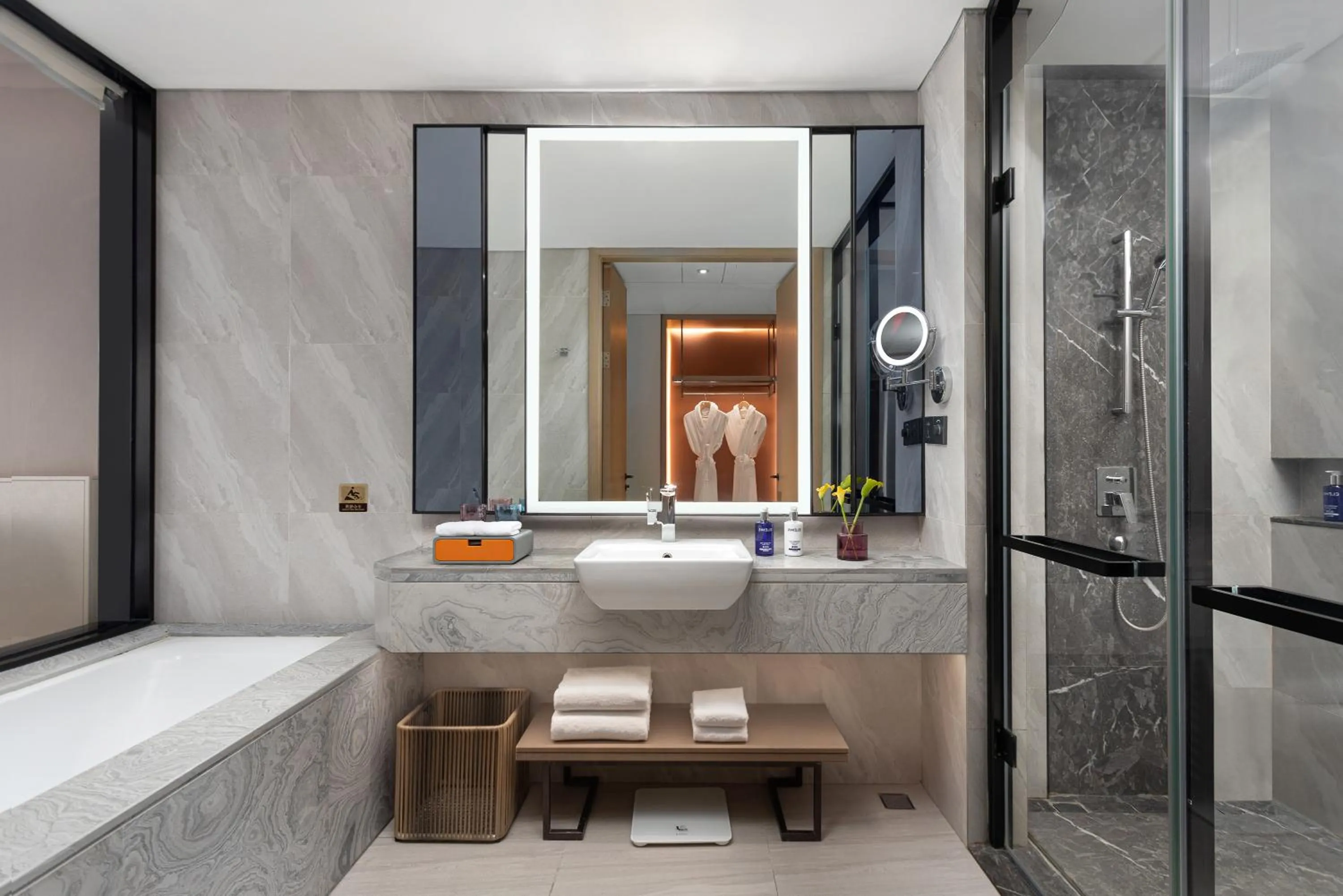 Shower in voco Shanghai Hongqiao Hub by IHG