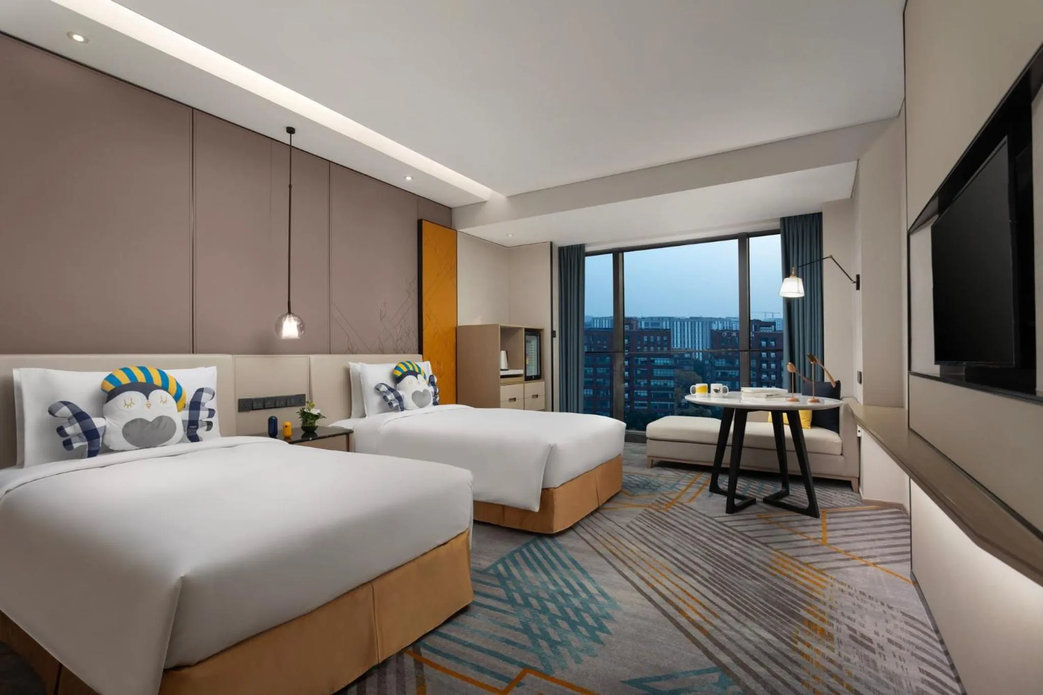 Photo of the whole room, Bed in voco Shanghai Hongqiao Hub by IHG