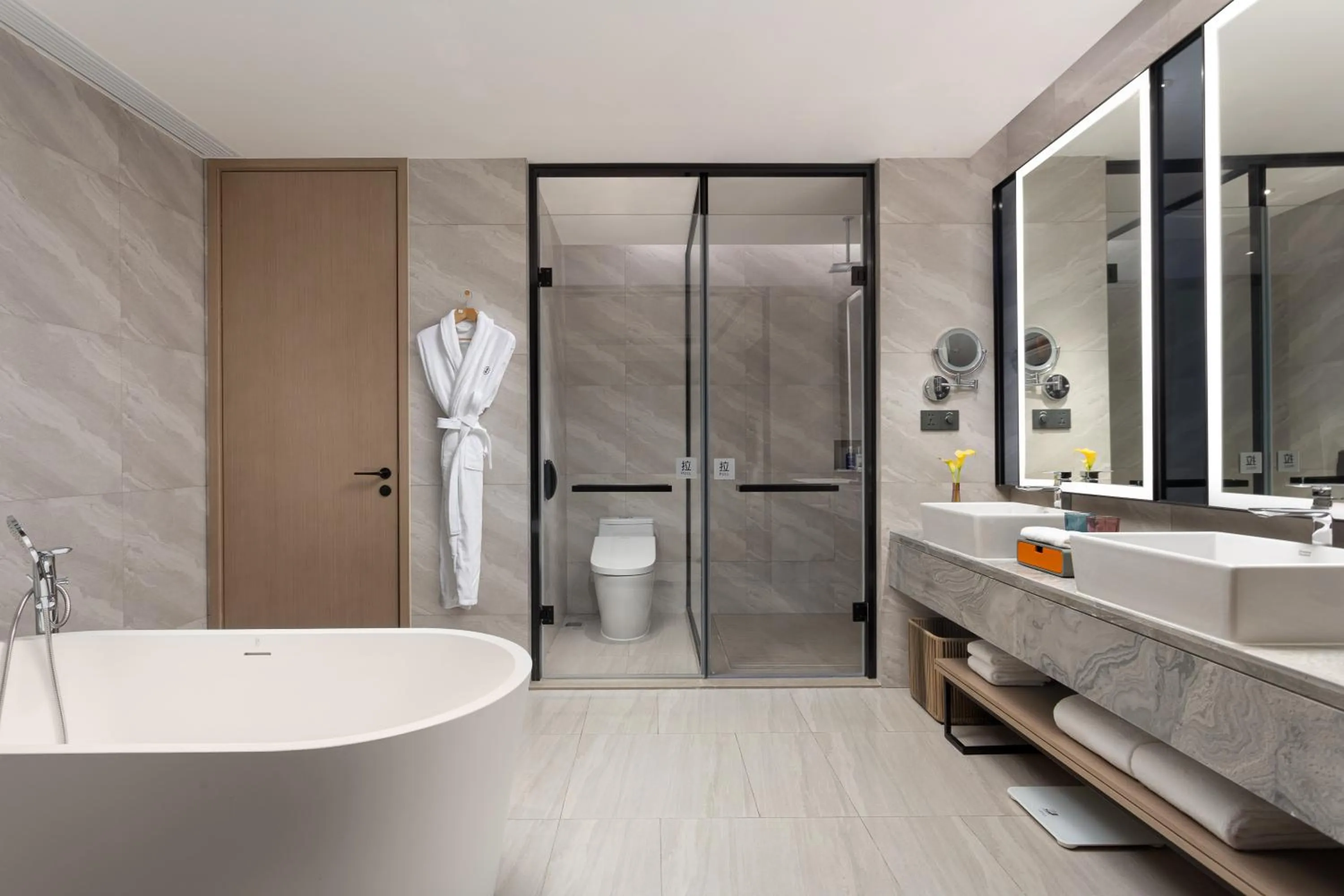 Shower in voco Shanghai Hongqiao Hub by IHG