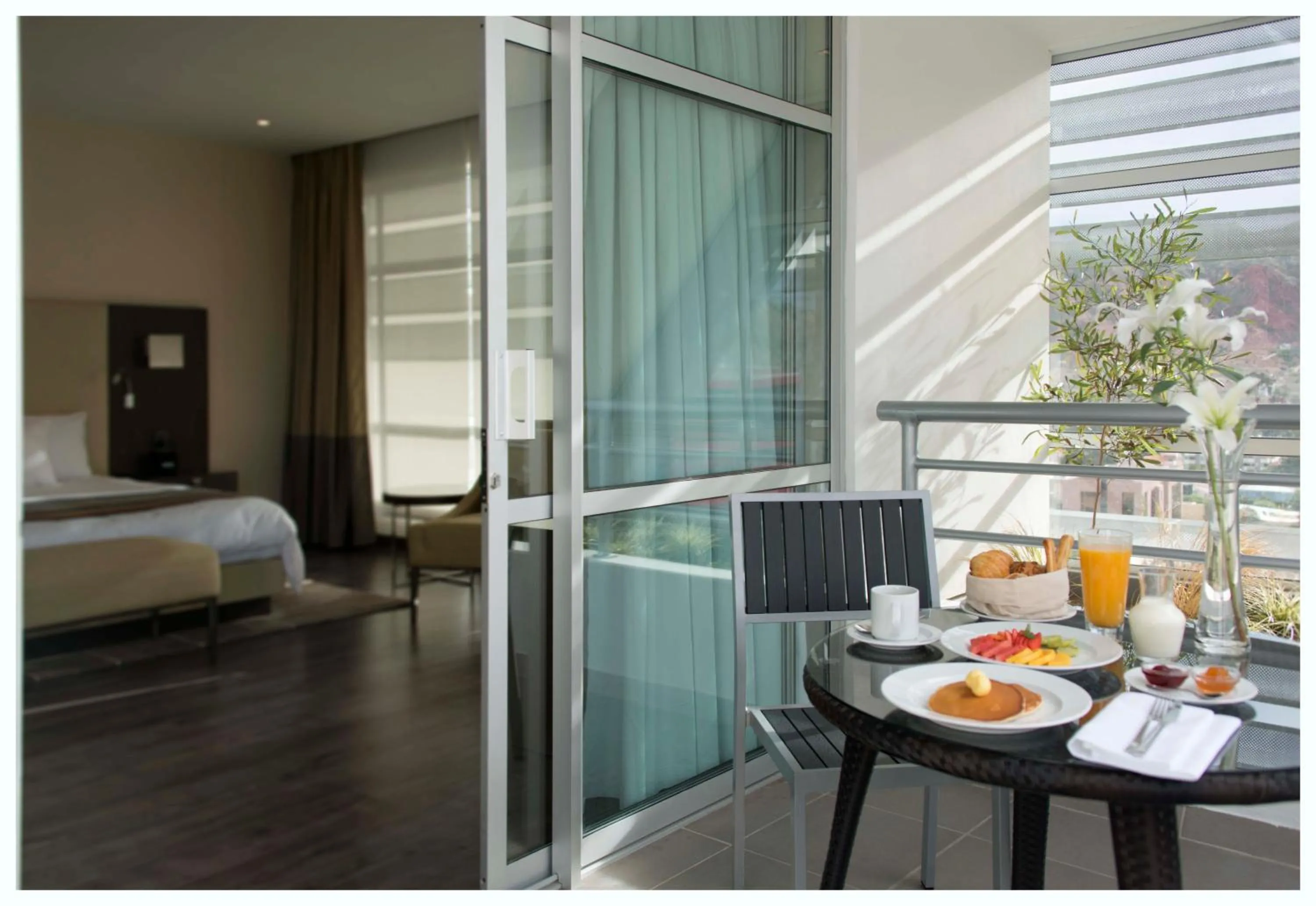 Balcony/Terrace, Bed in Casa Grande Hotel