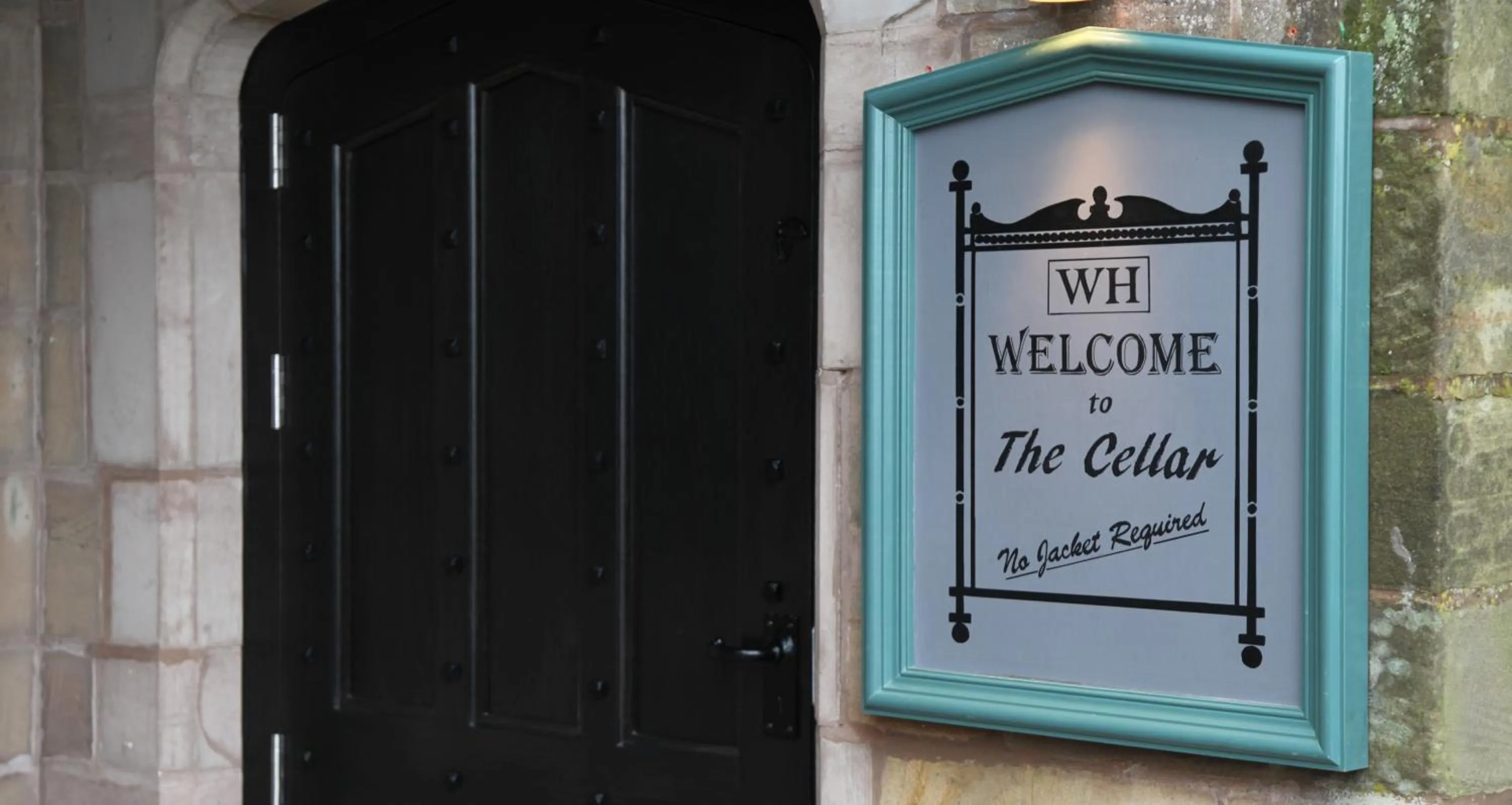 Facade/entrance in Weston Hall