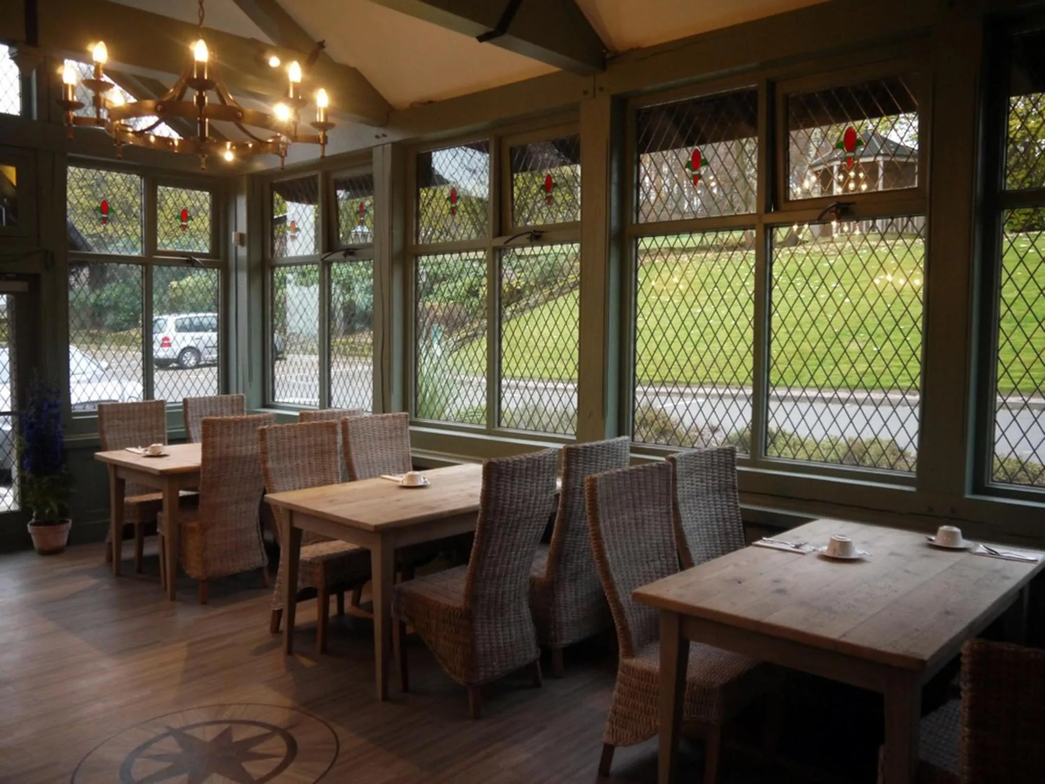 Restaurant/places to eat in Weston Hall