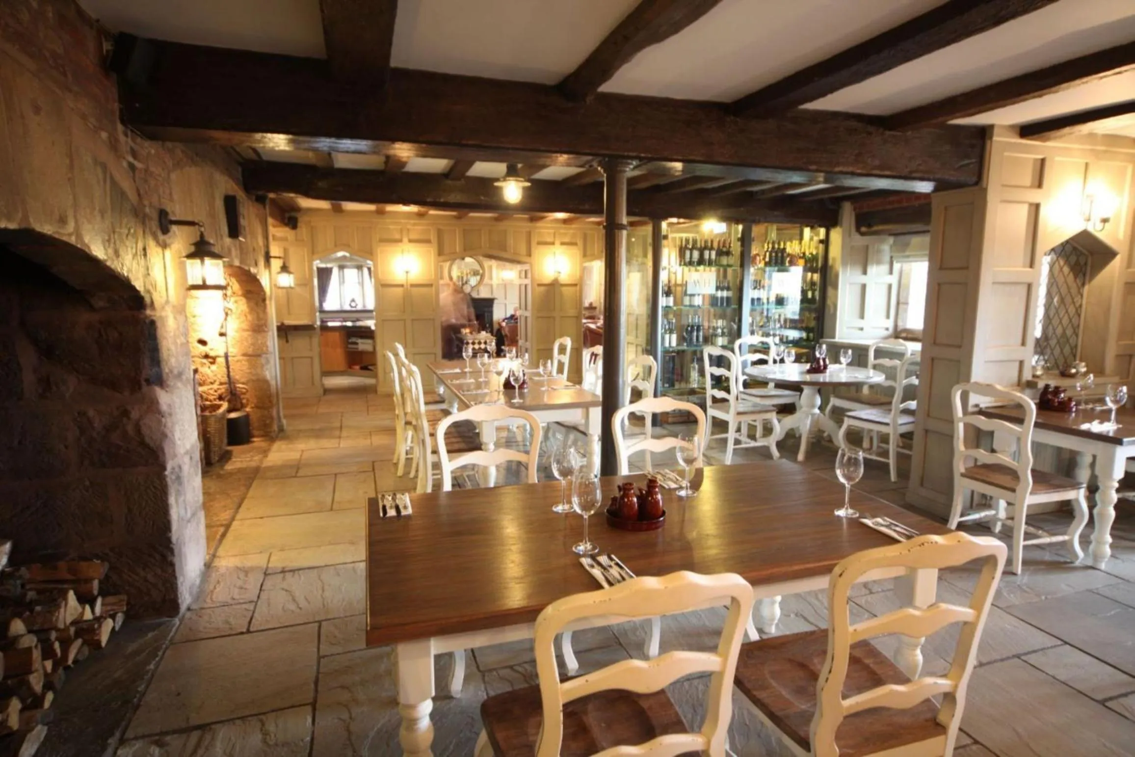 Restaurant/places to eat in Weston Hall