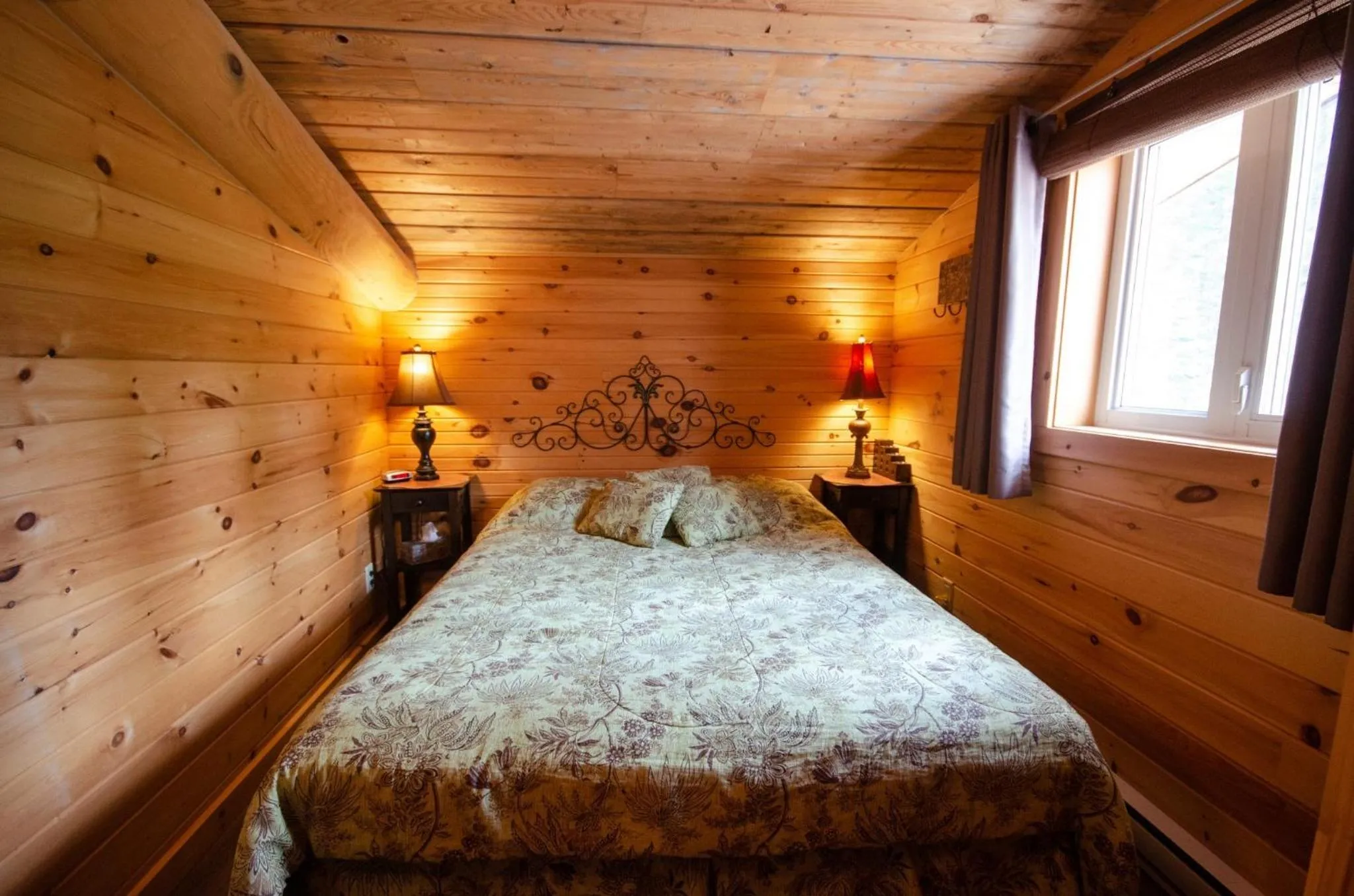 Bedroom, Bed in Le Chalet Le Bois Rond Des Ruisseaux