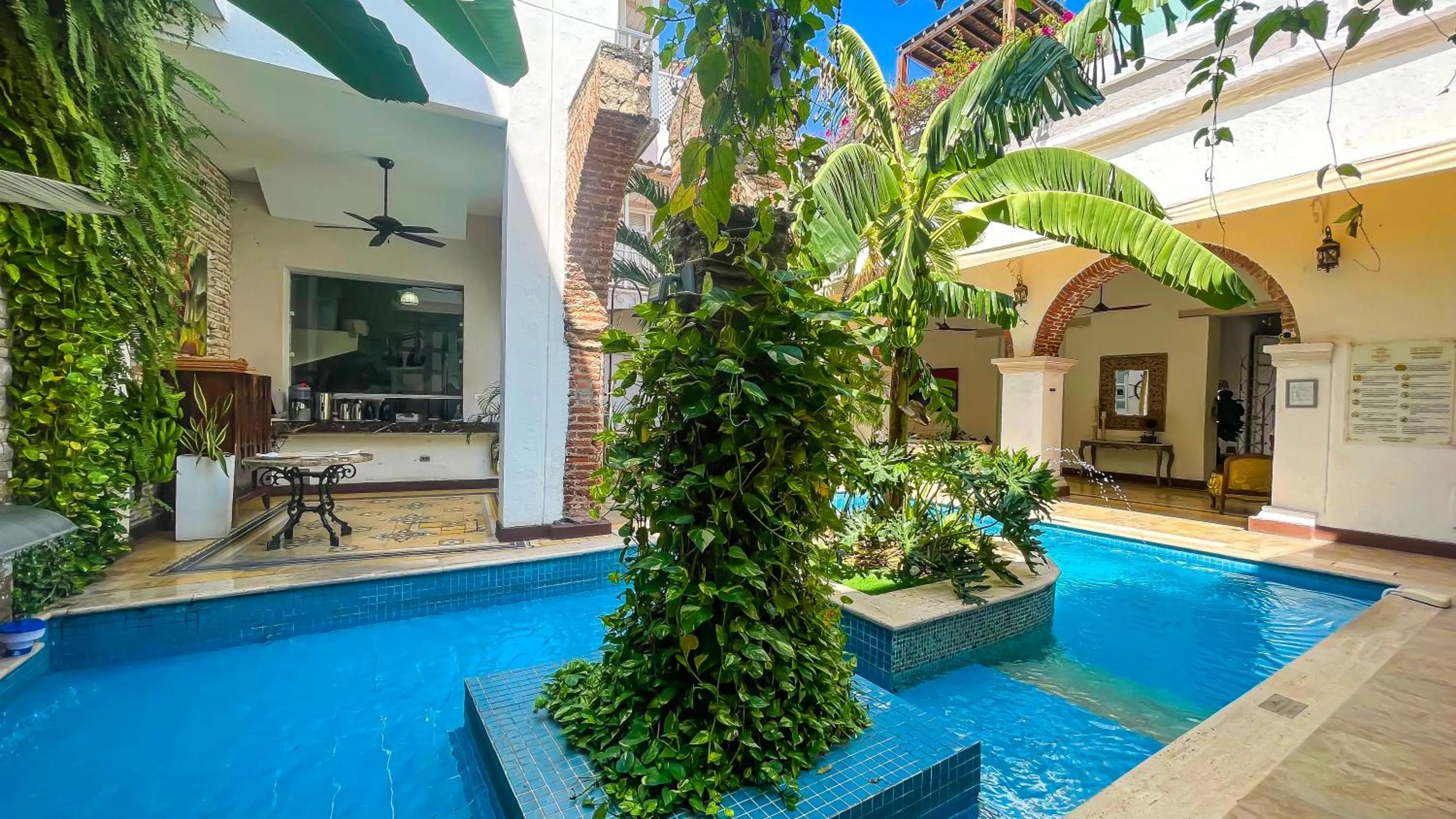 Swimming pool in Hotel Boutique Don Pepe