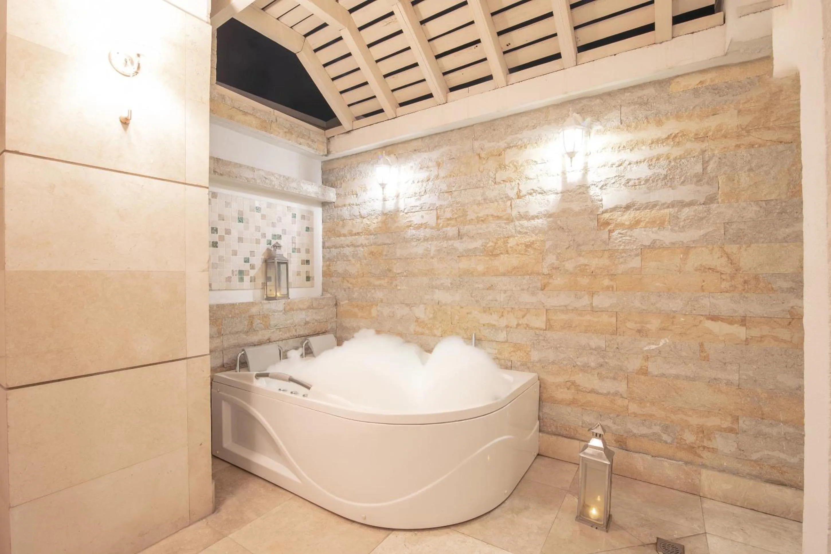 Hot Tub in Hotel Boutique Don Pepe