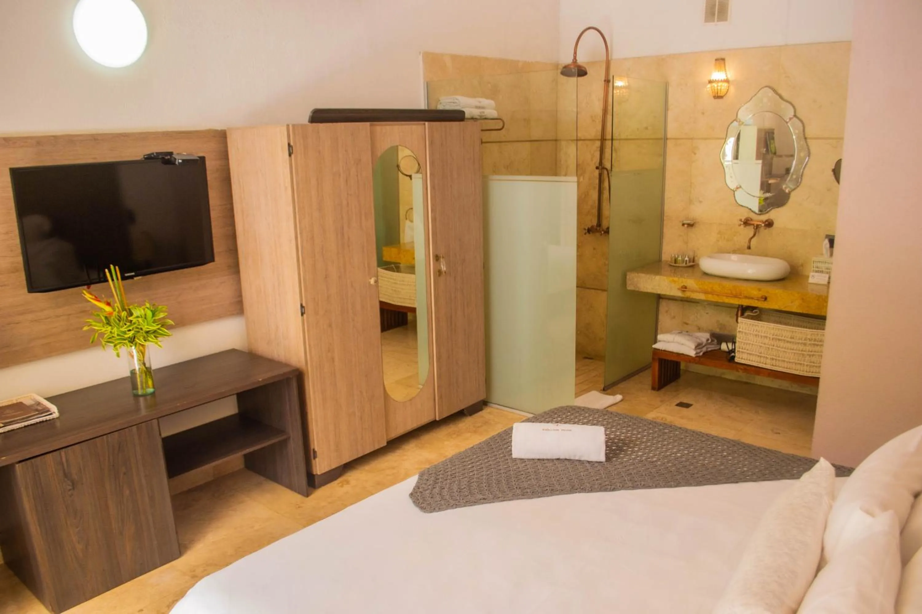 Shower in Hotel Boutique Don Pepe