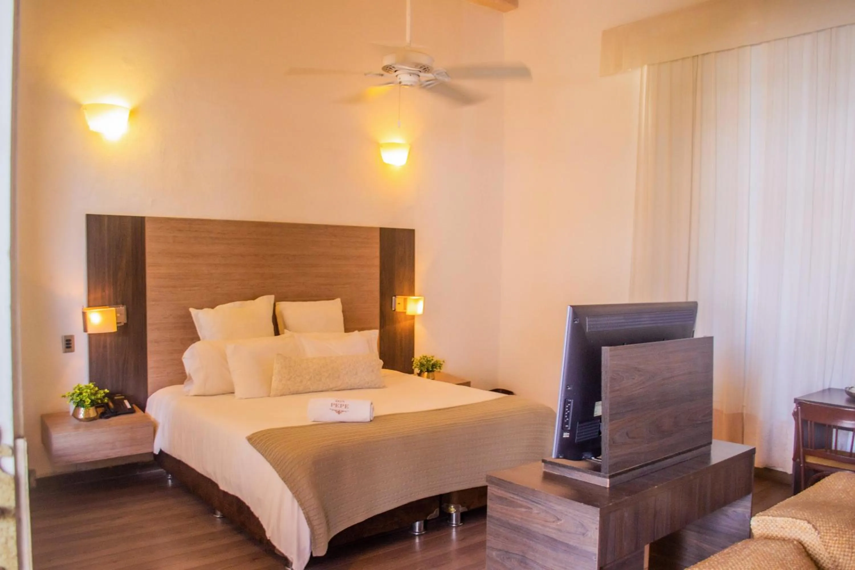 Photo of the whole room, Bed in Hotel Boutique Don Pepe