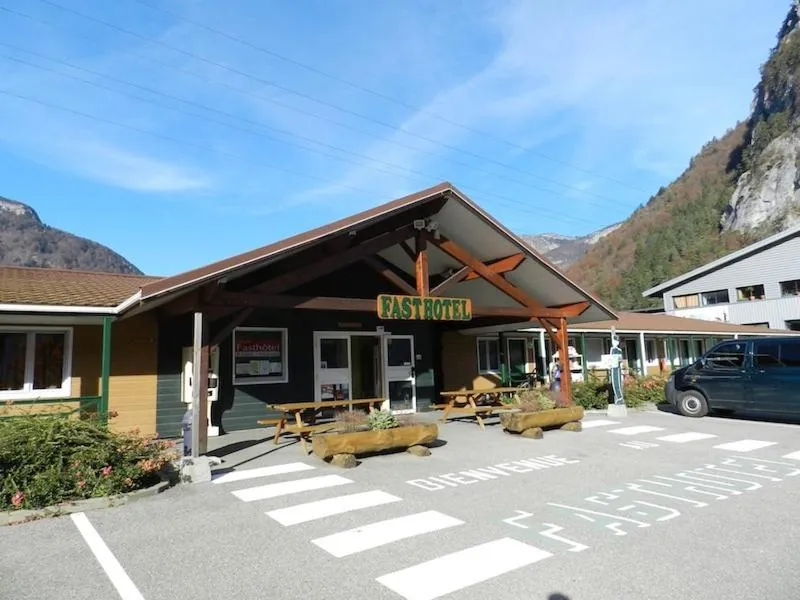 Facade/entrance in Fasthotel Thones