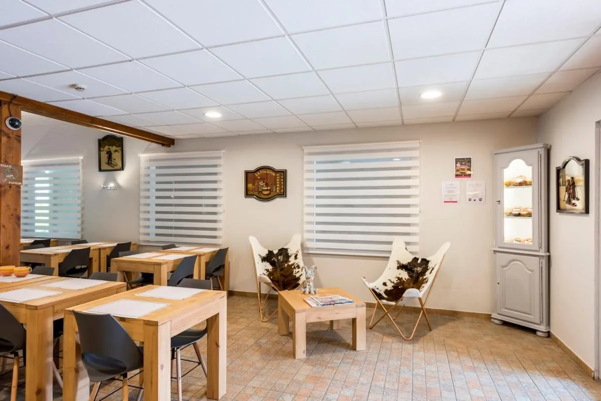 Lobby or reception in Fasthotel Thones