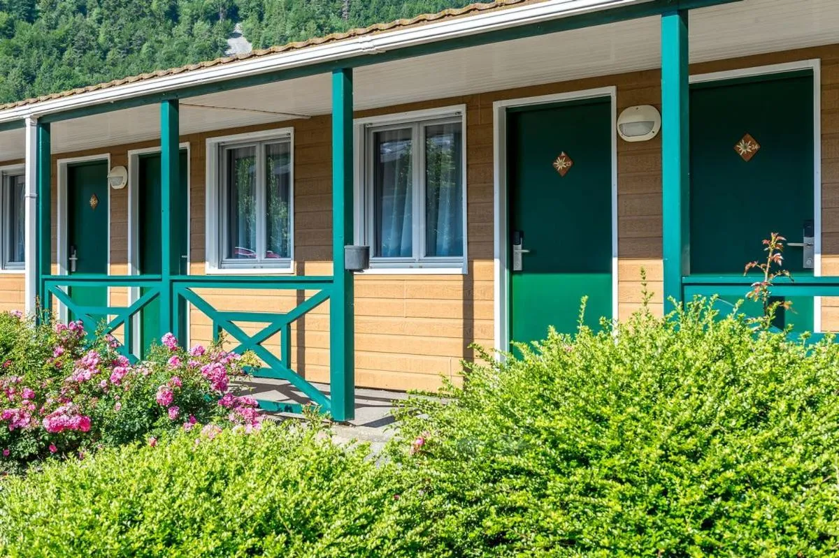 Property building in Fasthotel Thones