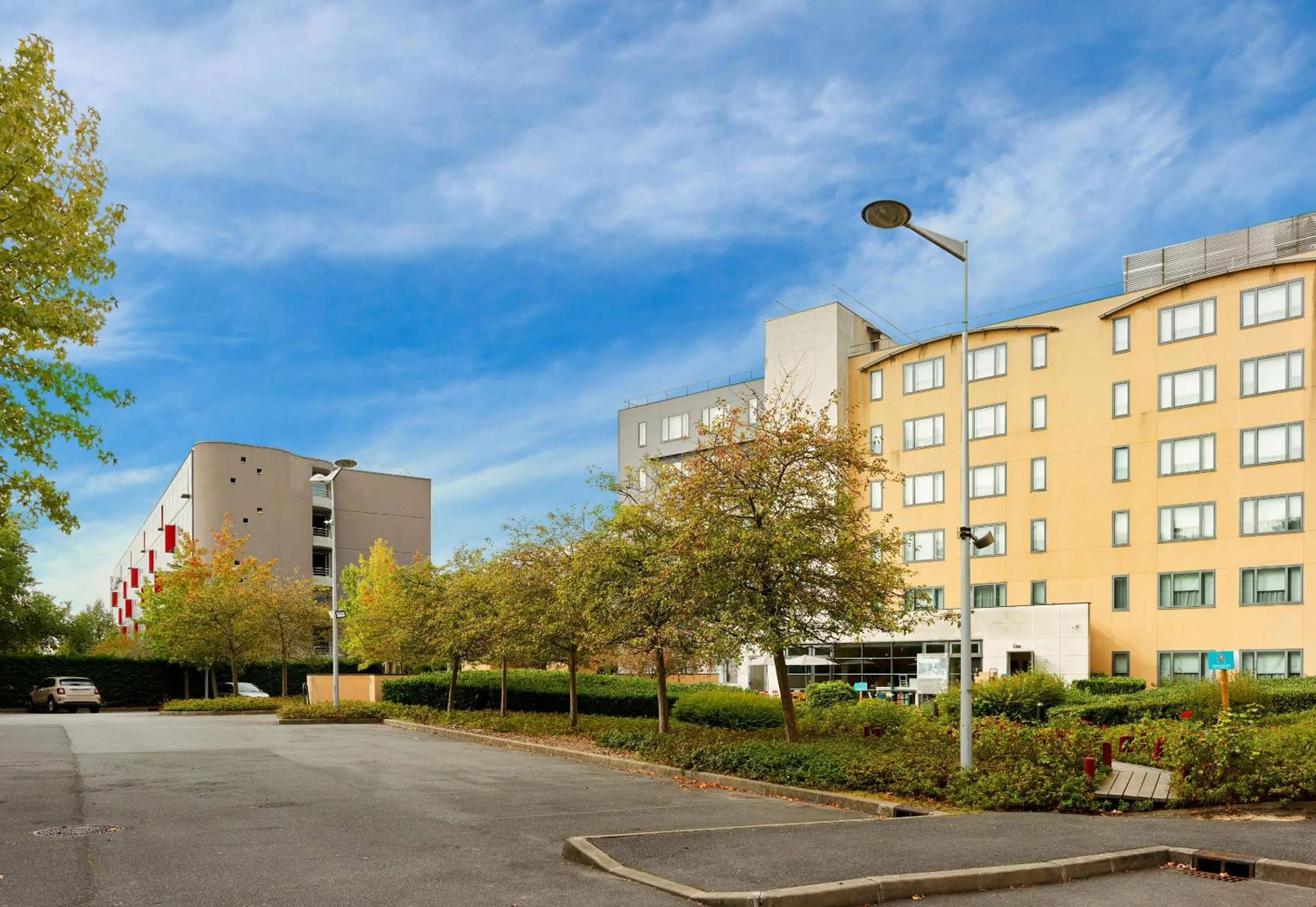 Property building in B&B HOTEL Paris Grand Roissy CDG Aéroport 4 étoiles