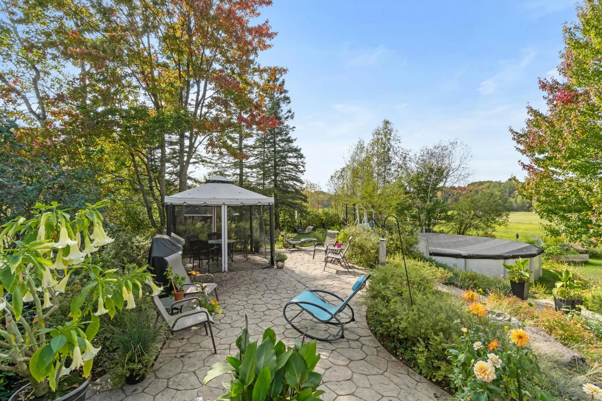 Patio in Gîte Le Grandelinois