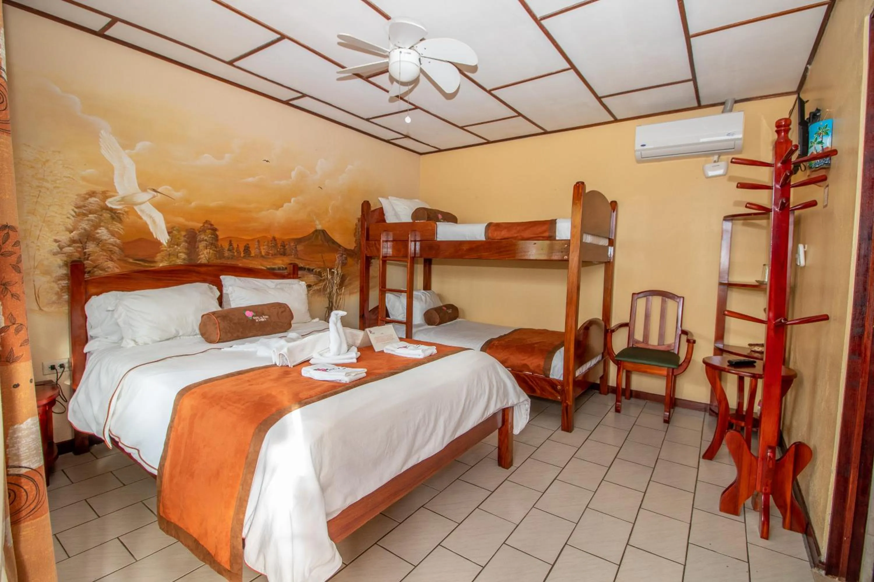 bunk bed, Bed in Hotel La Rosa de America