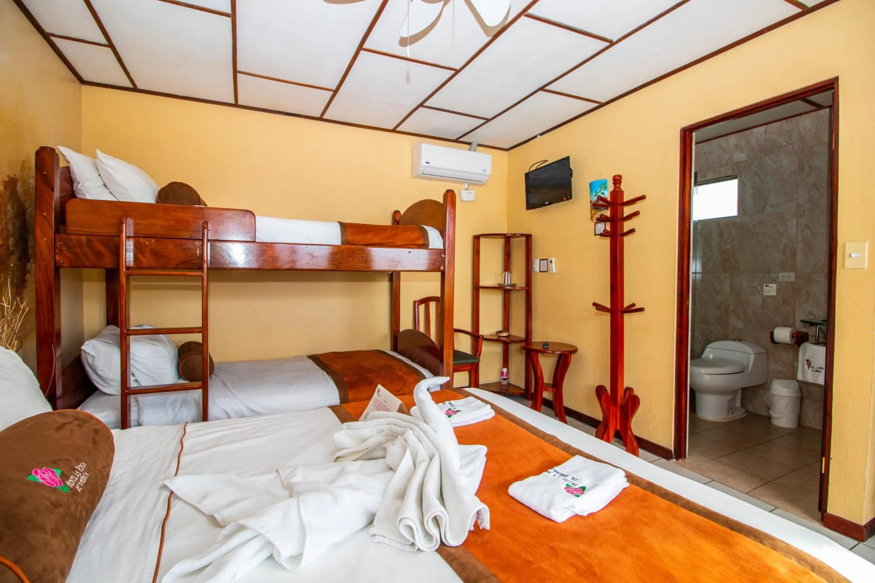 bunk bed, Bed in Hotel La Rosa de America