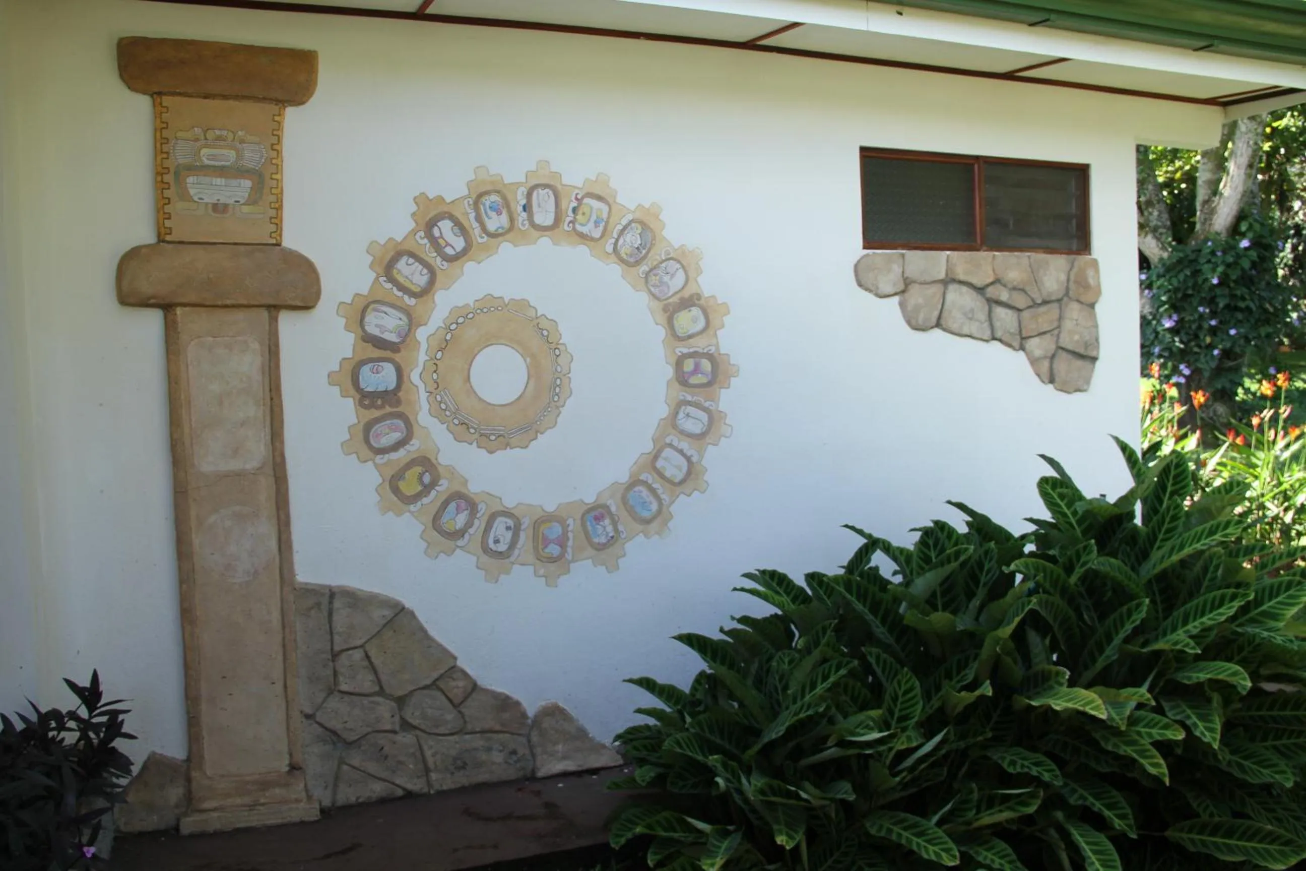 Decorative detail in Hotel La Rosa de America