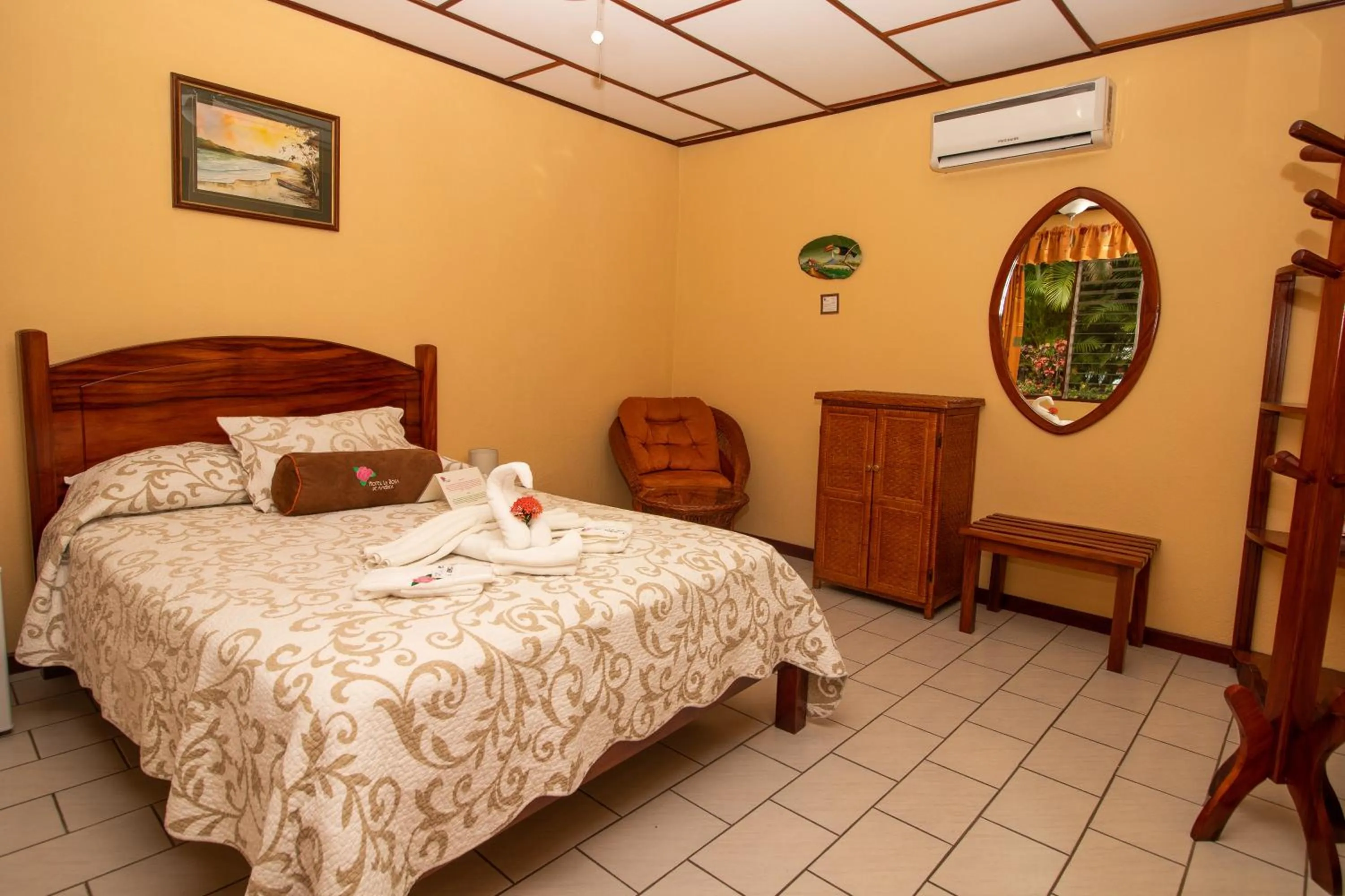 Photo of the whole room, Bed in Hotel La Rosa de America