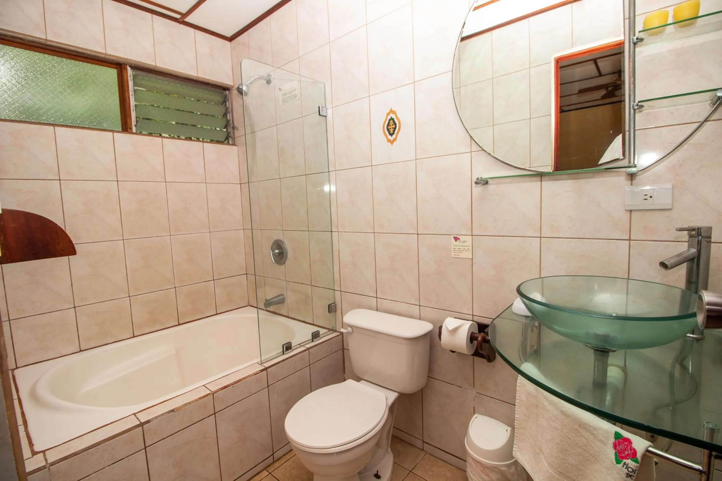 Bathroom in Hotel La Rosa de America