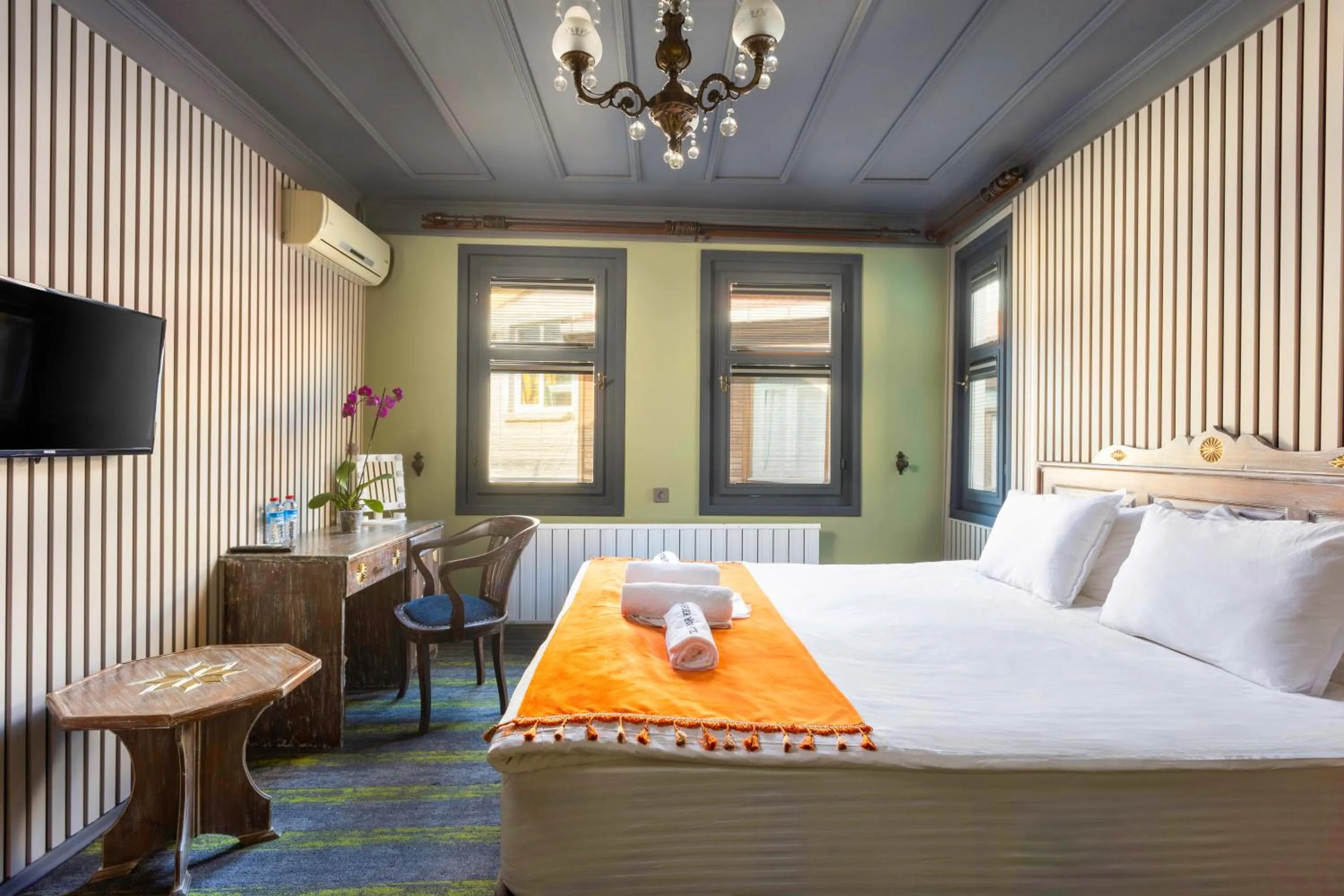 Bed in Wonder Wood Hotel