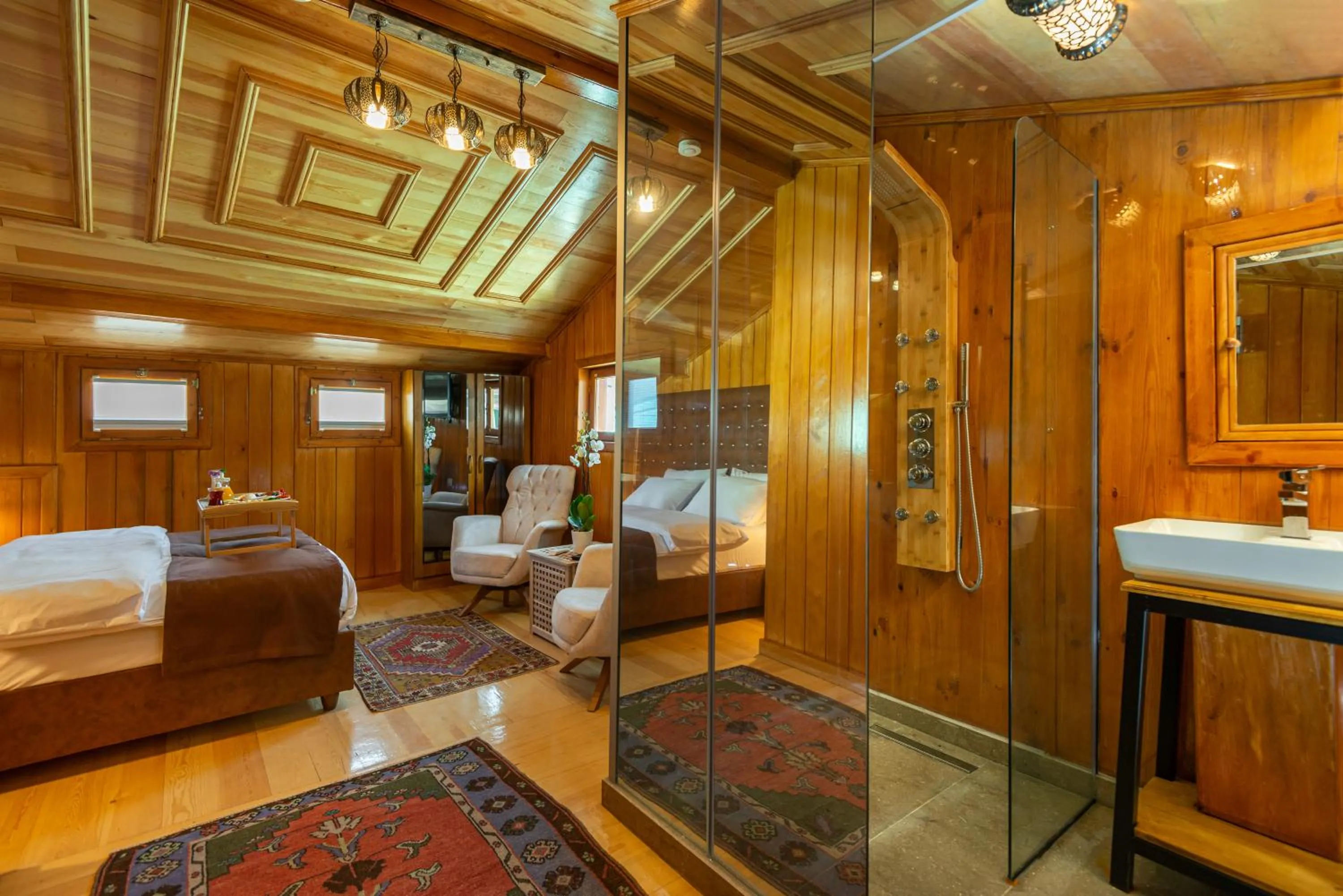 Shower in Wonder Wood Hotel