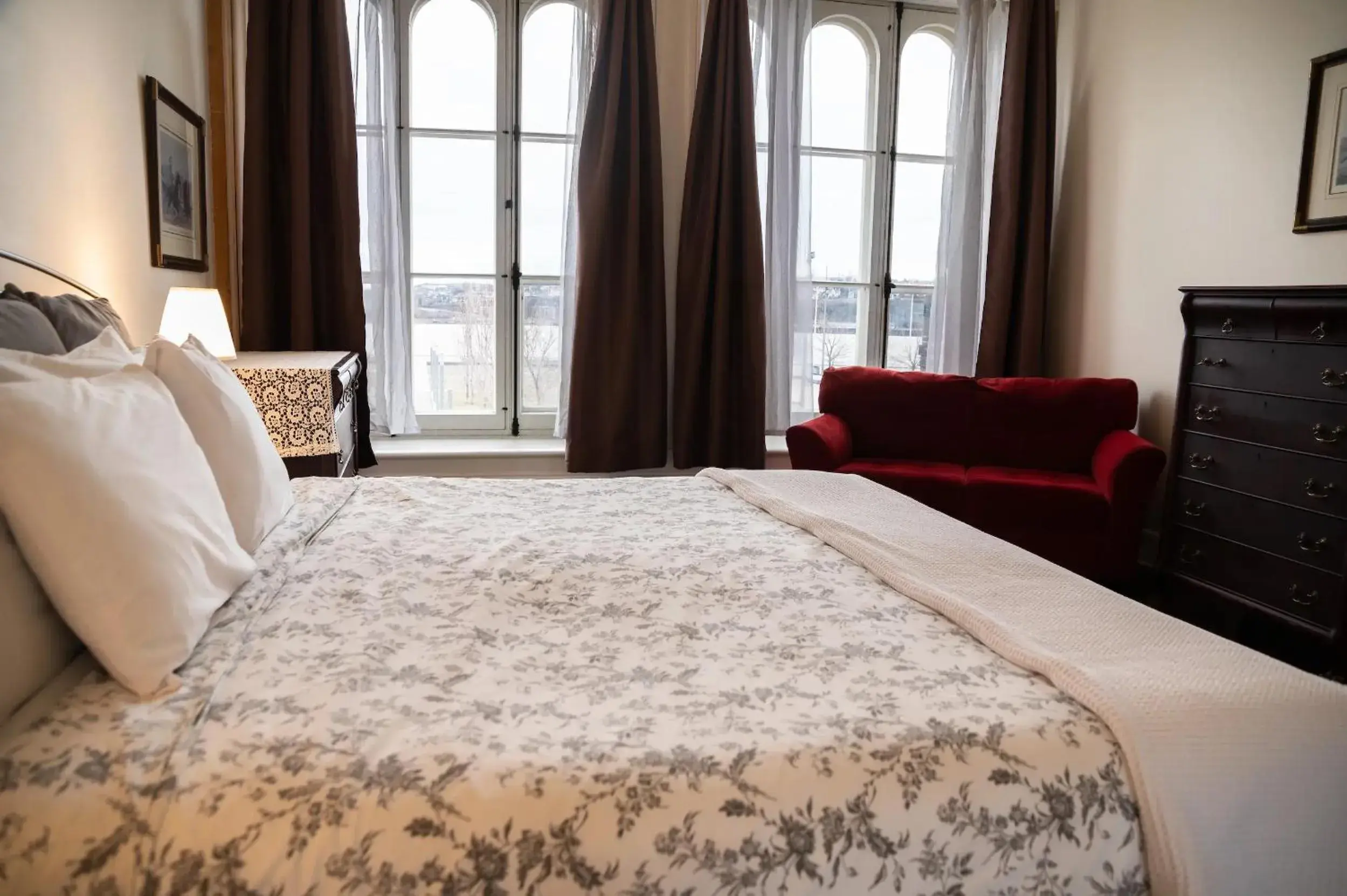 Le Cartier Duplex Apartment in Royal Dalhousie Le Cartier Duplex Apartment in Royal Dalhousie