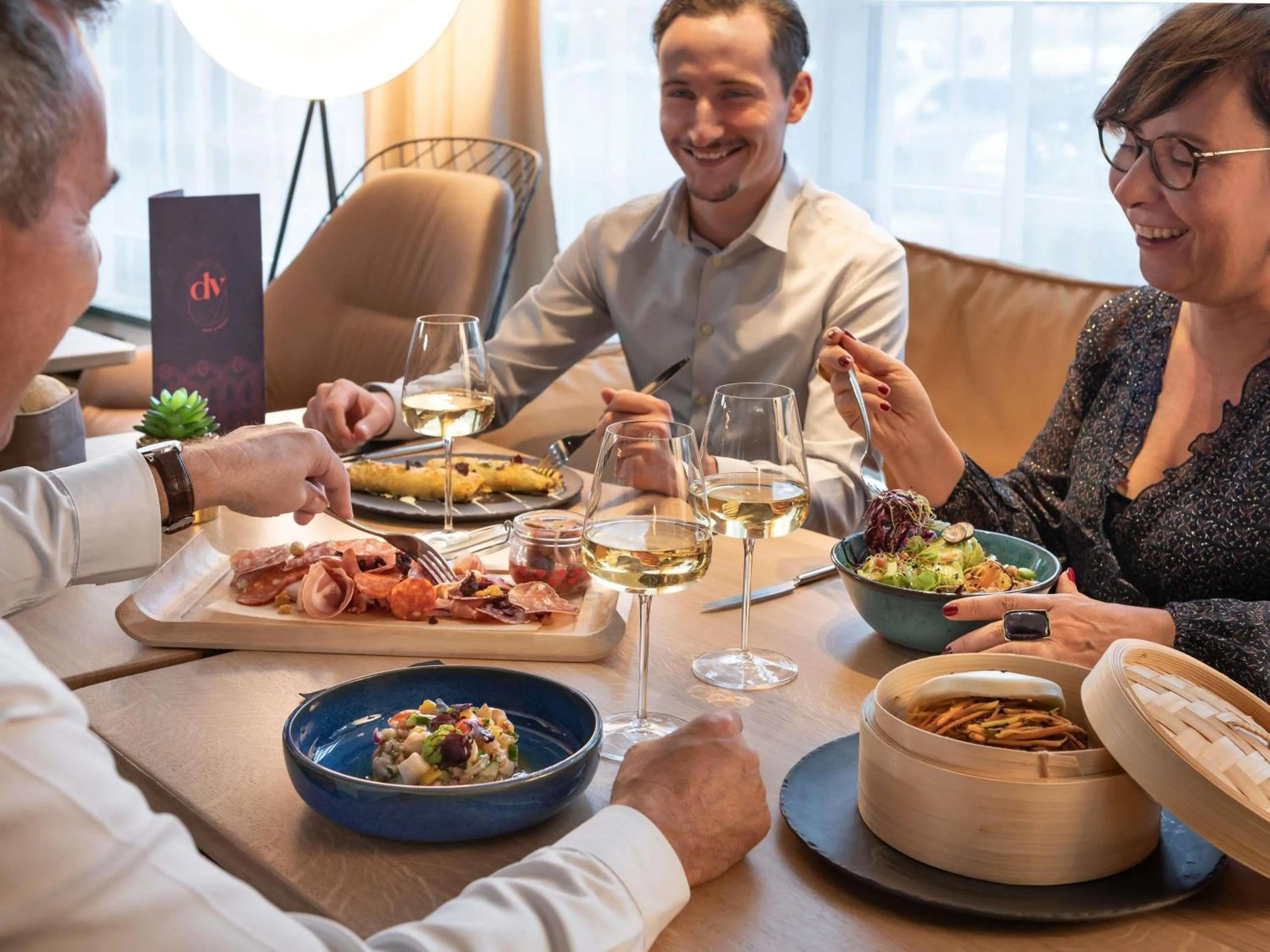 Restaurant/places to eat in Novotel Suites Paris CDG Airport Villepinte