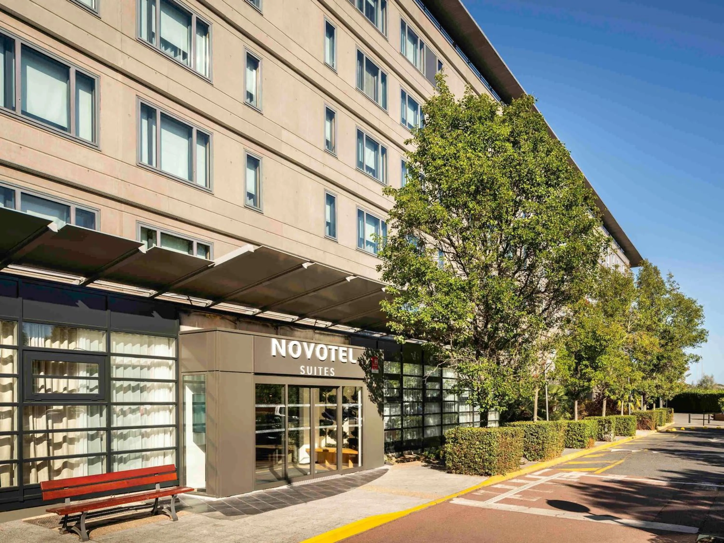 Property building in Novotel Suites Paris CDG Airport Villepinte