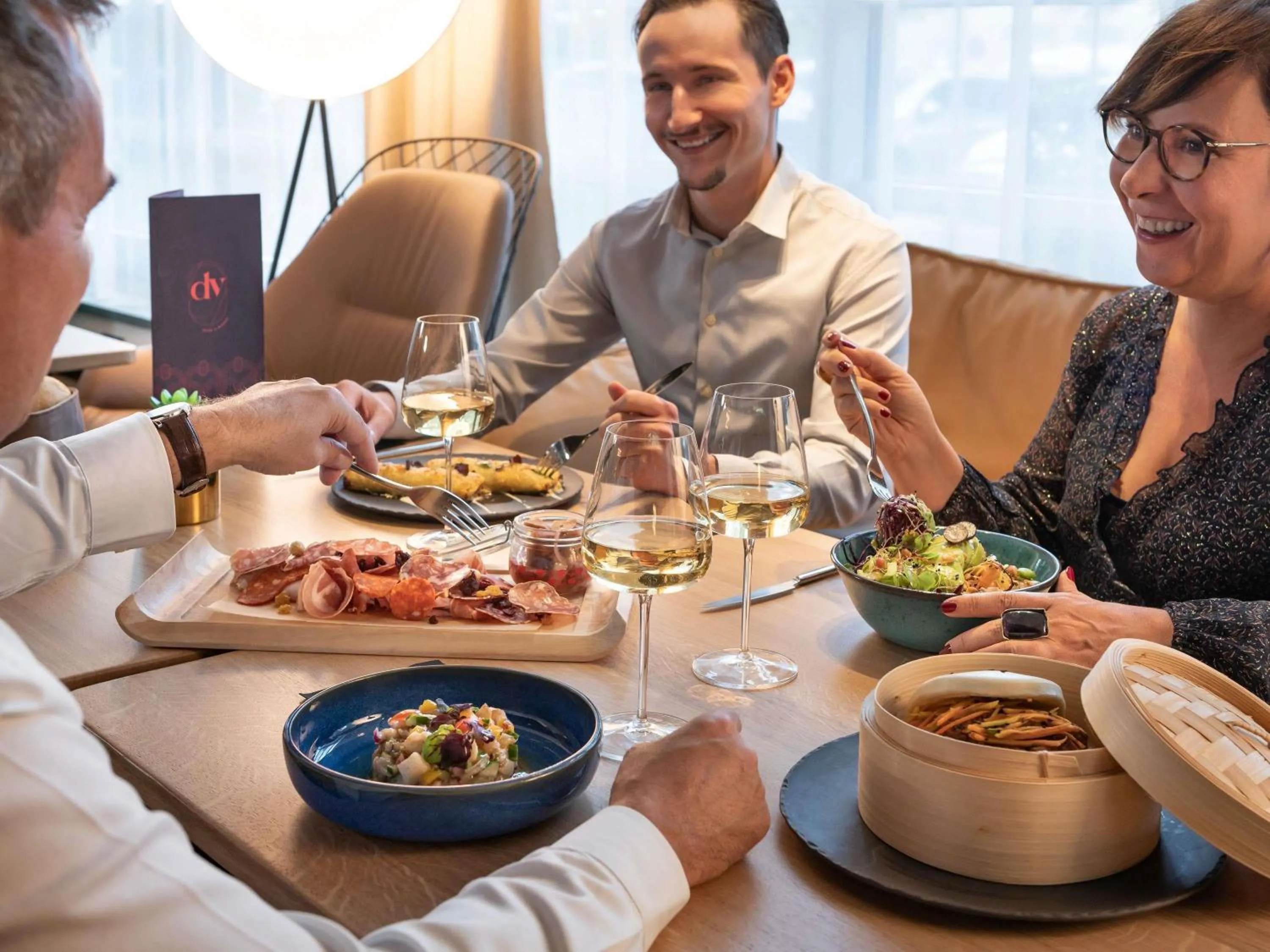 Restaurant/places to eat in Novotel Suites Paris CDG Airport Villepinte