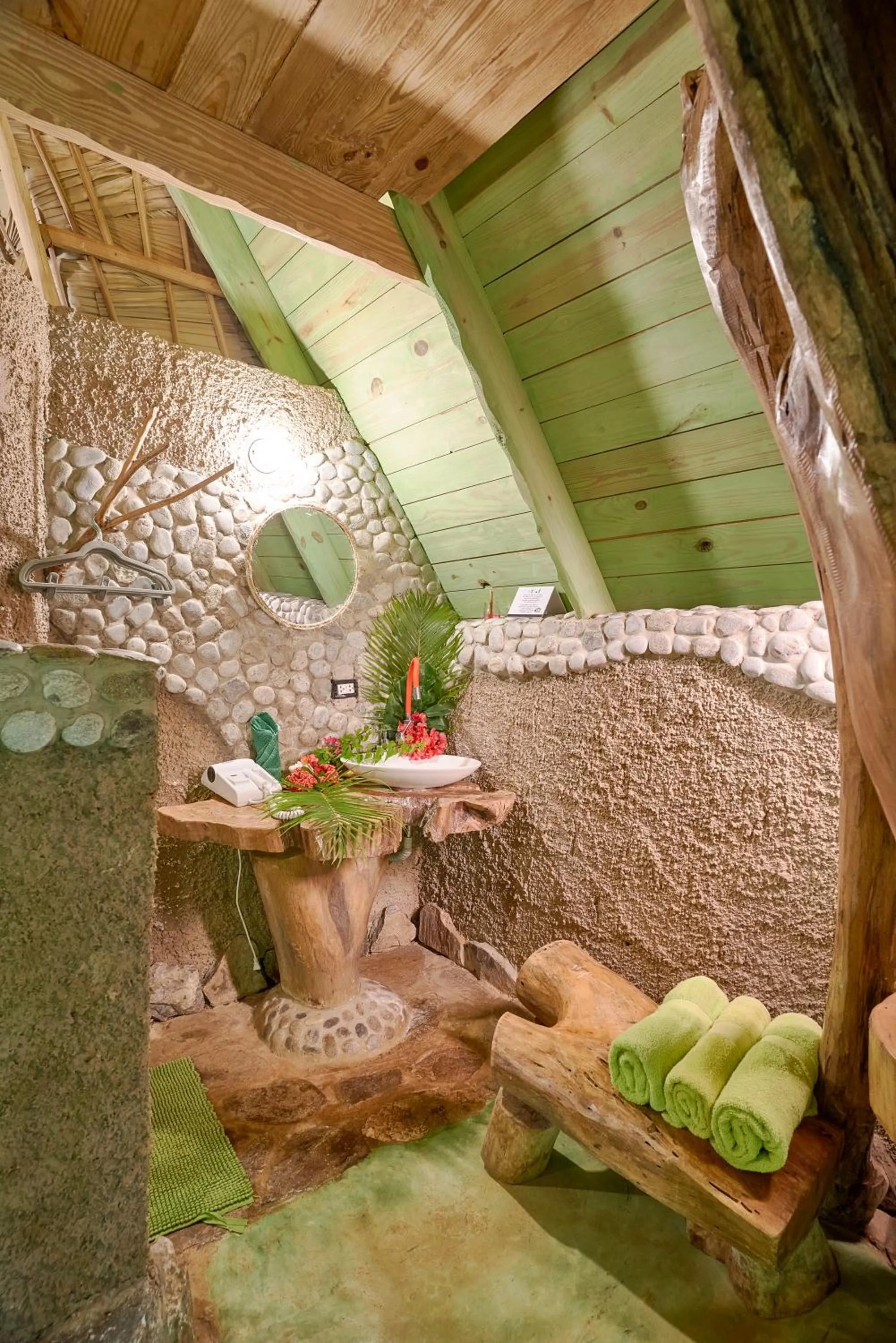 Open Air Bath in CHALET TROPICAL Hotel & Pool Bar Restaurant