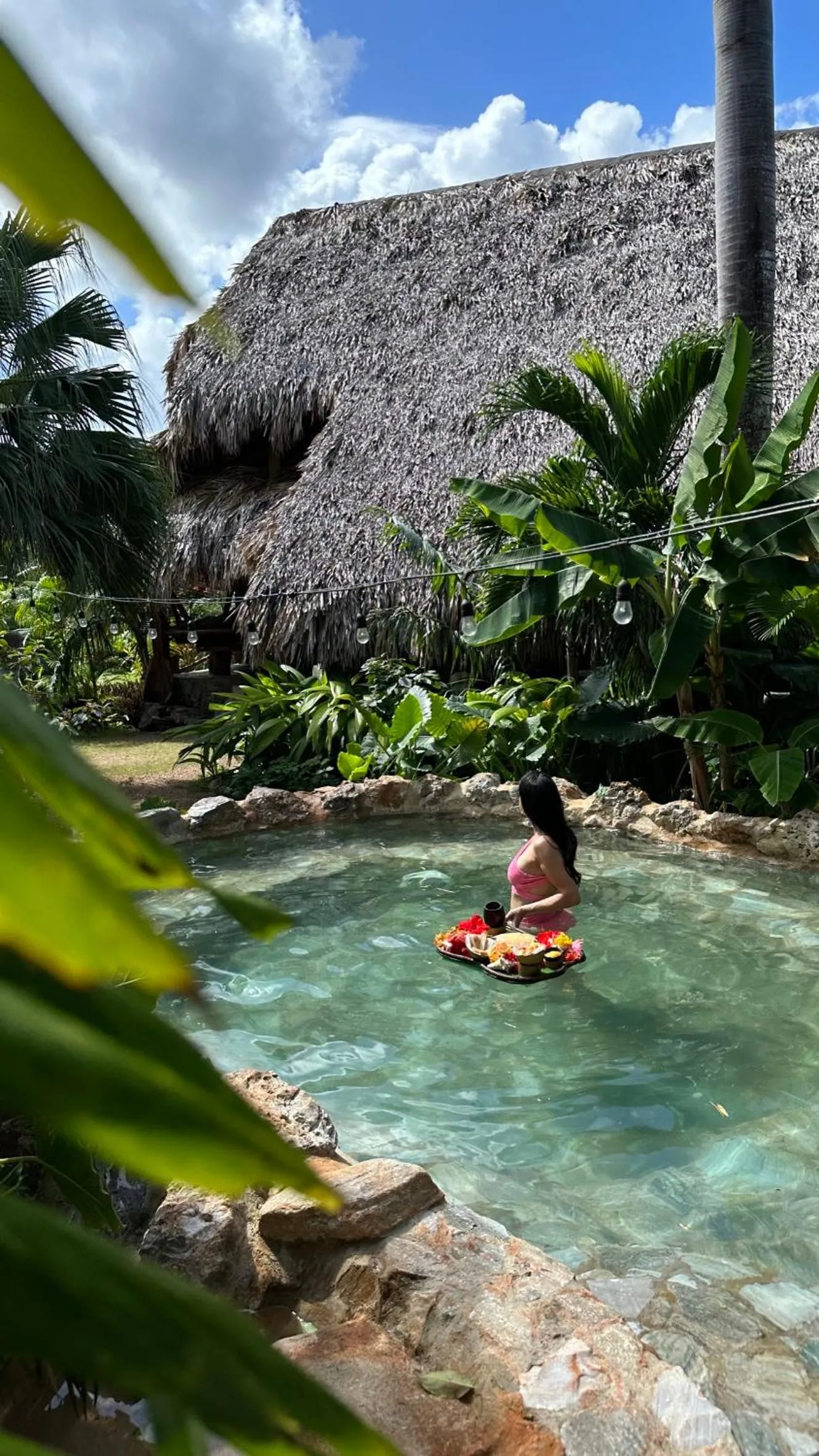 CHALET TROPICAL Hotel & Pool Bar Restaurant