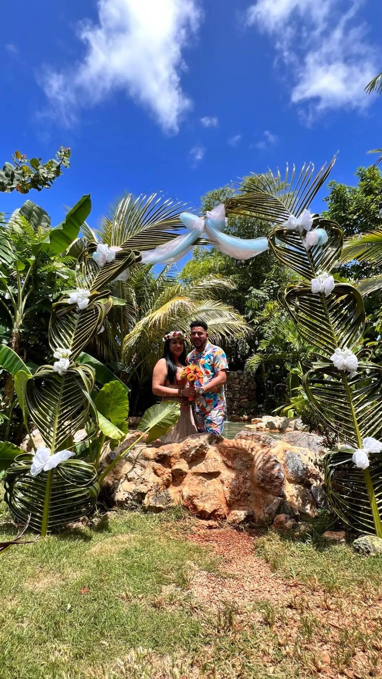 CHALET TROPICAL Hotel & Pool Bar Restaurant