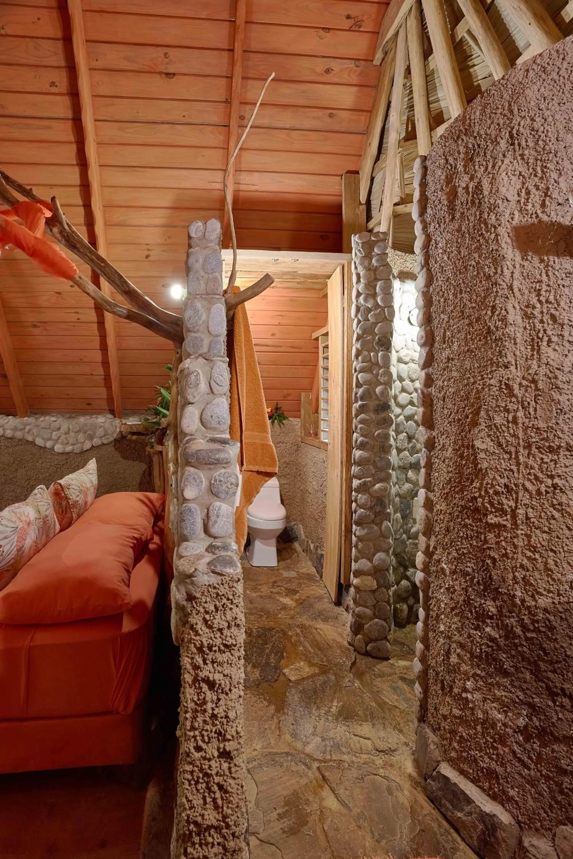 CHALET TROPICAL Hotel & Pool Bar Restaurant