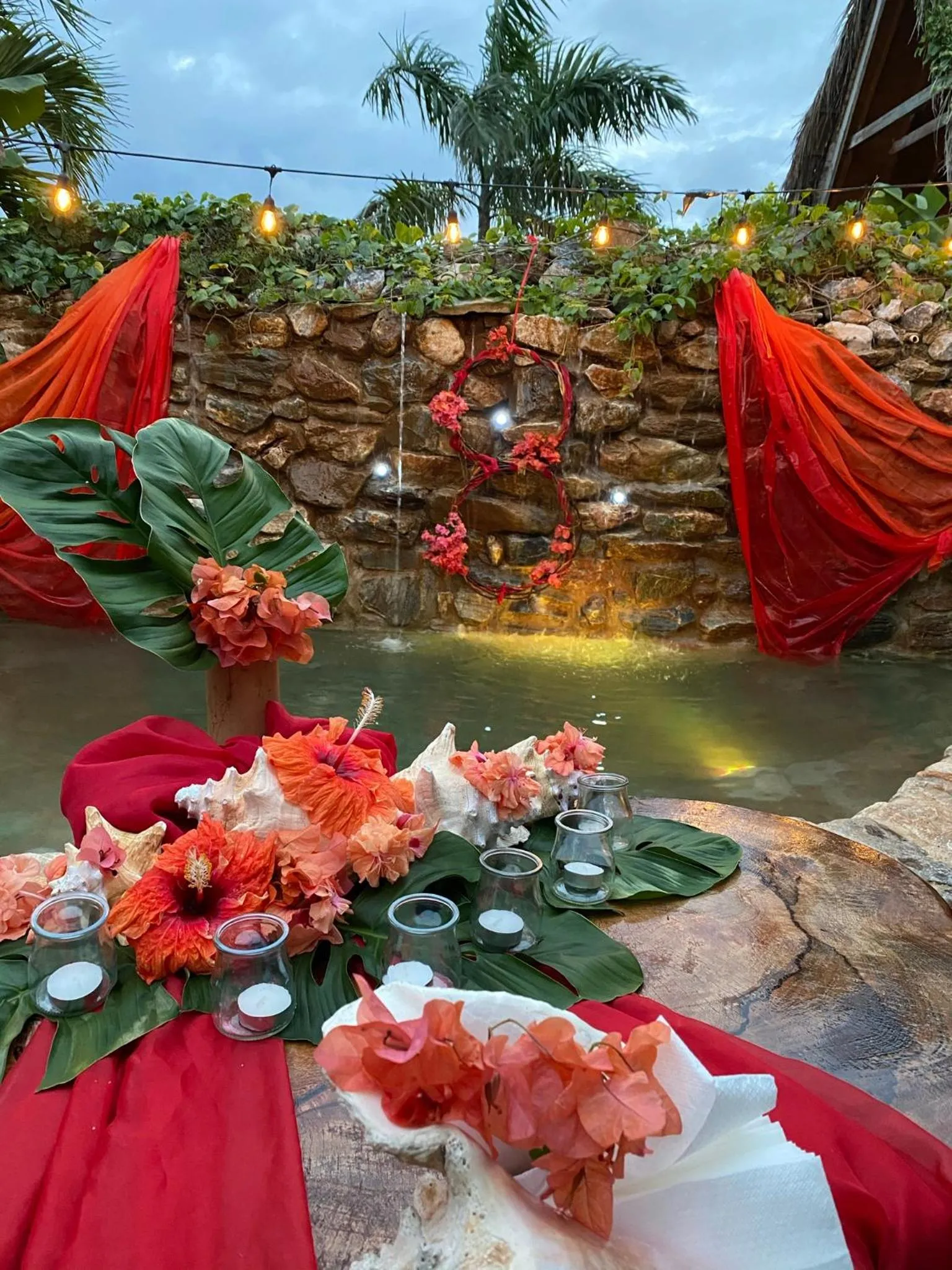 CHALET TROPICAL Hotel & Pool Bar Restaurant