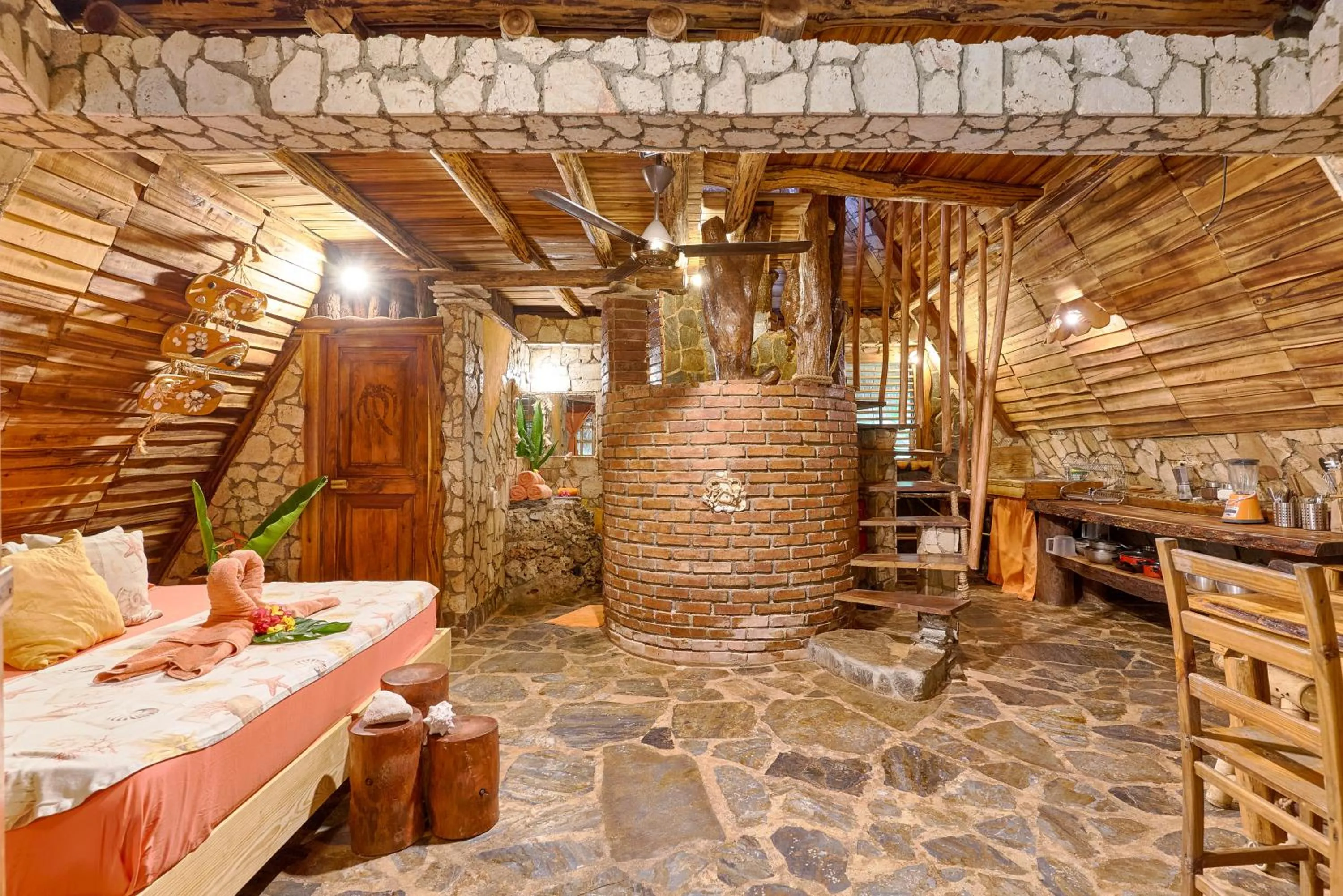 Kitchen or kitchenette in CHALET TROPICAL Hotel & Pool Bar Restaurant