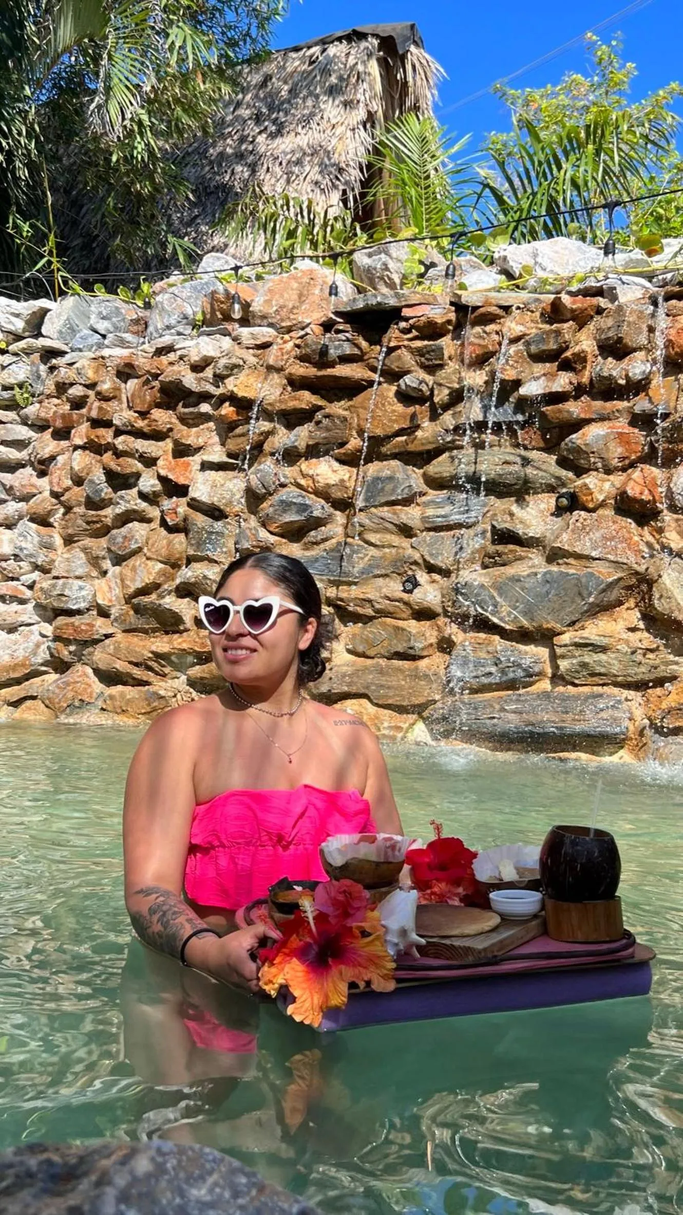 CHALET TROPICAL Hotel & Pool Bar Restaurant