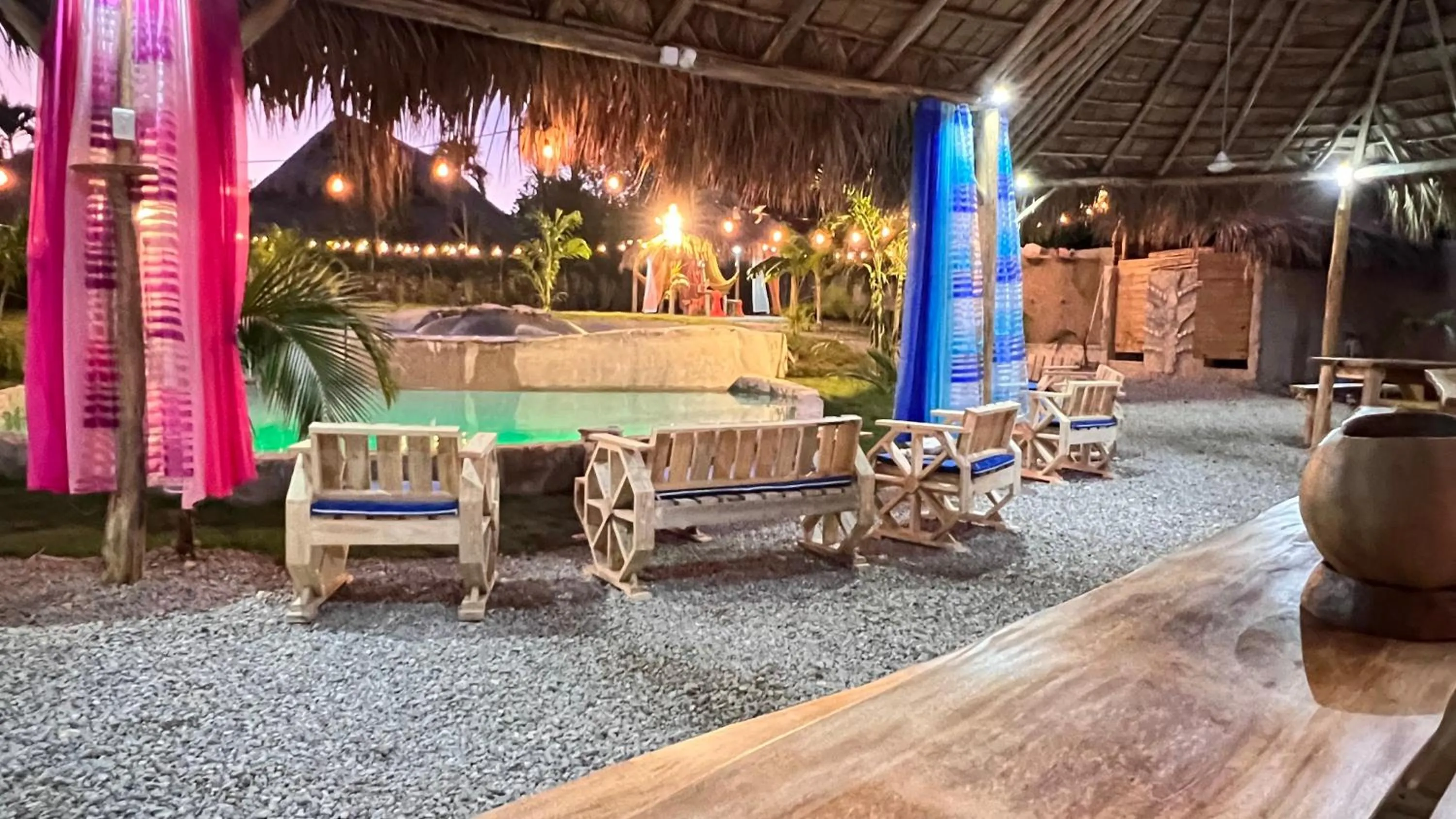 Restaurant/places to eat in CHALET TROPICAL Hotel & Pool Bar Restaurant