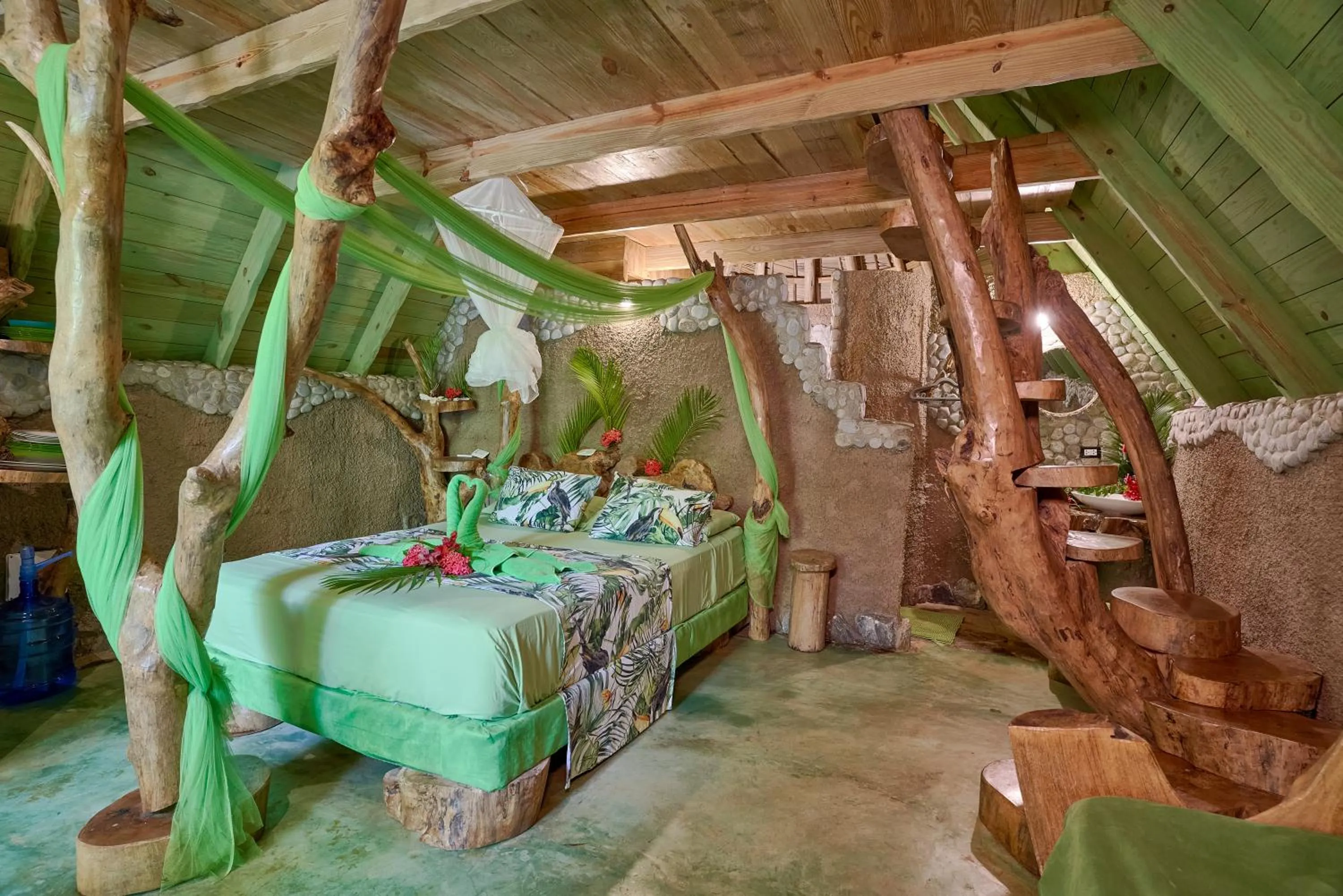 Photo of the whole room in CHALET TROPICAL Hotel & Pool Bar Restaurant