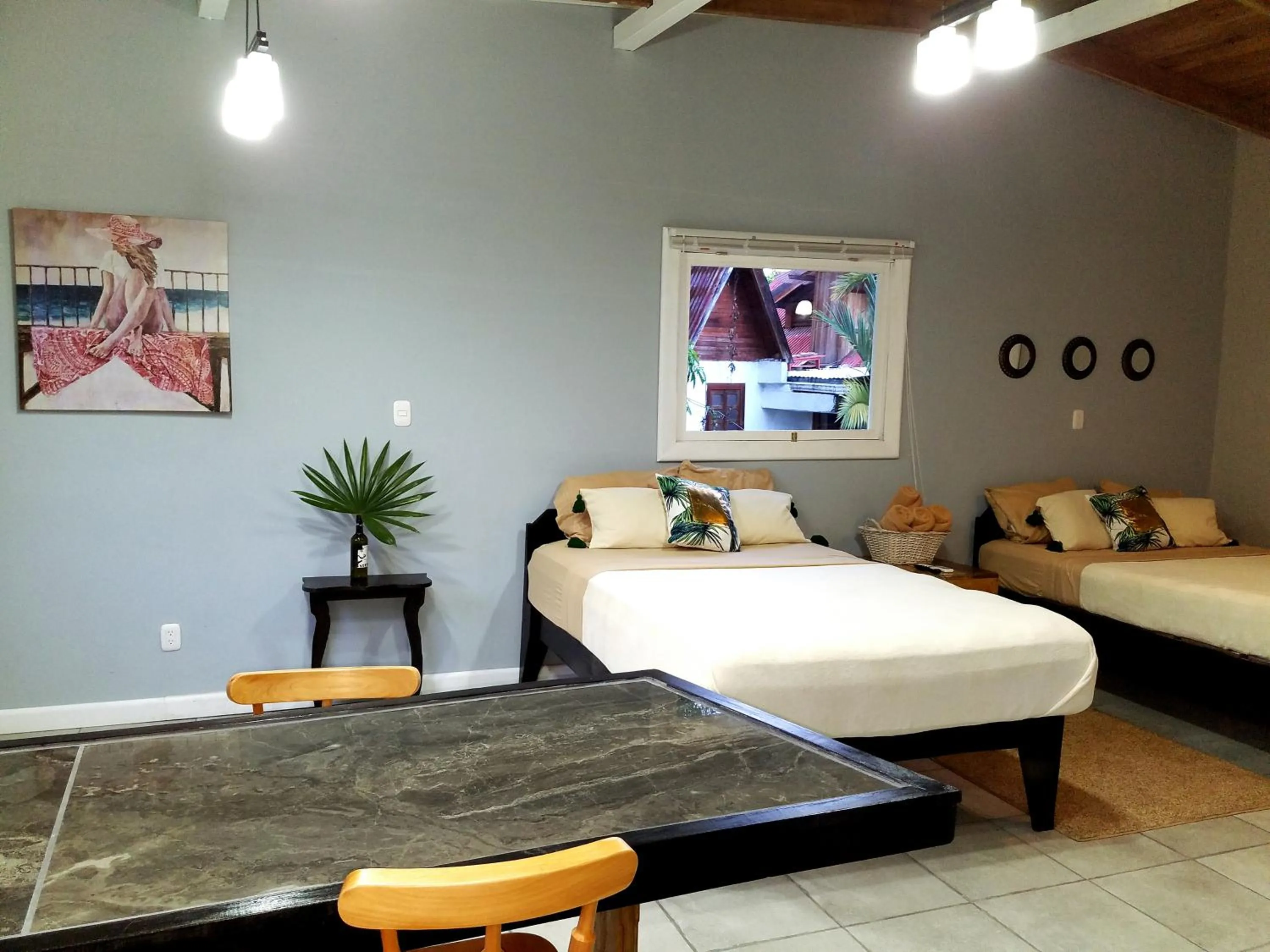 Deluxe Suite with Kitchen & A/C 2 BEDS in Lizard King Hotel & Suites