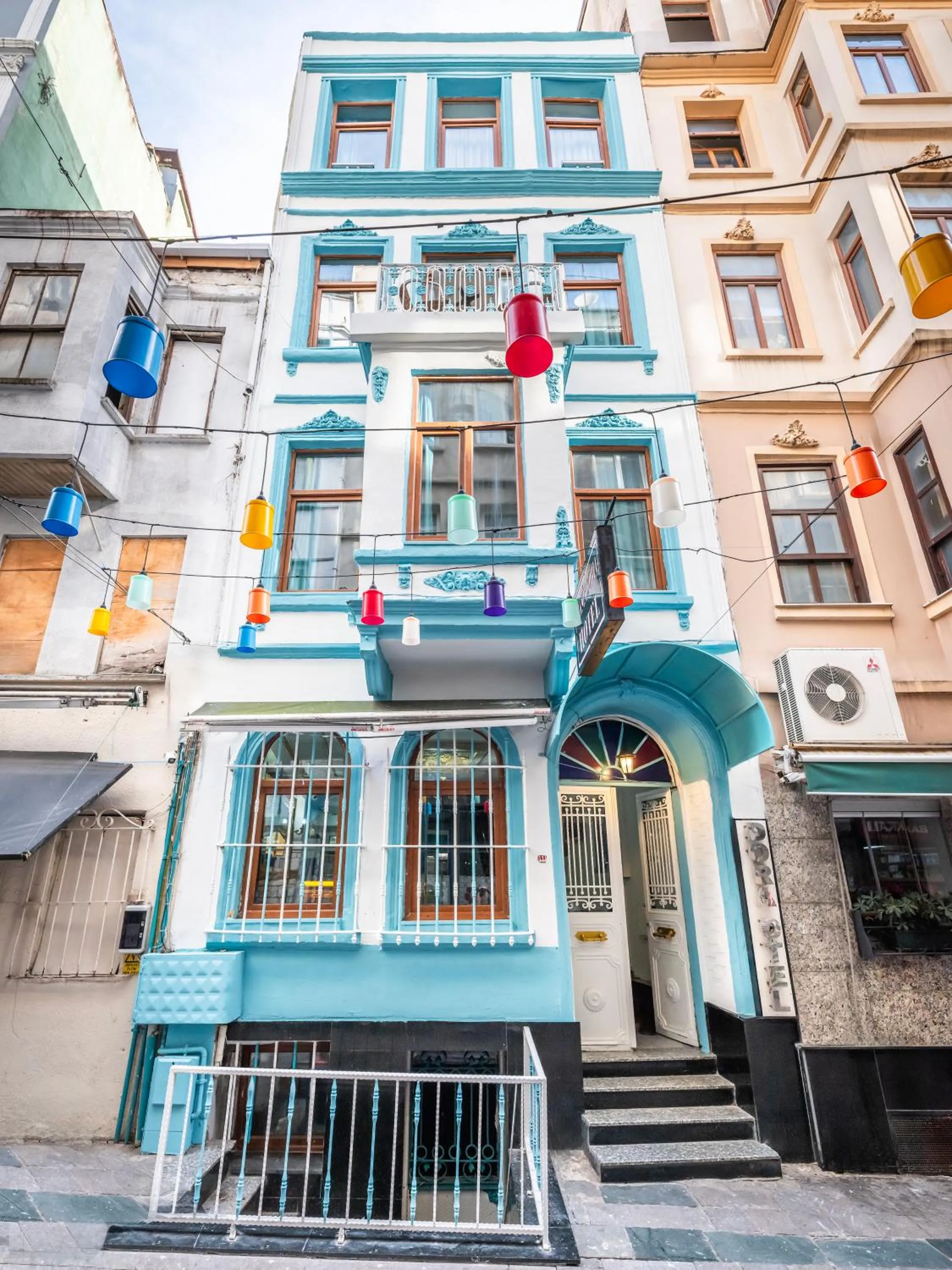 Property building in Taksim Dora Hotel