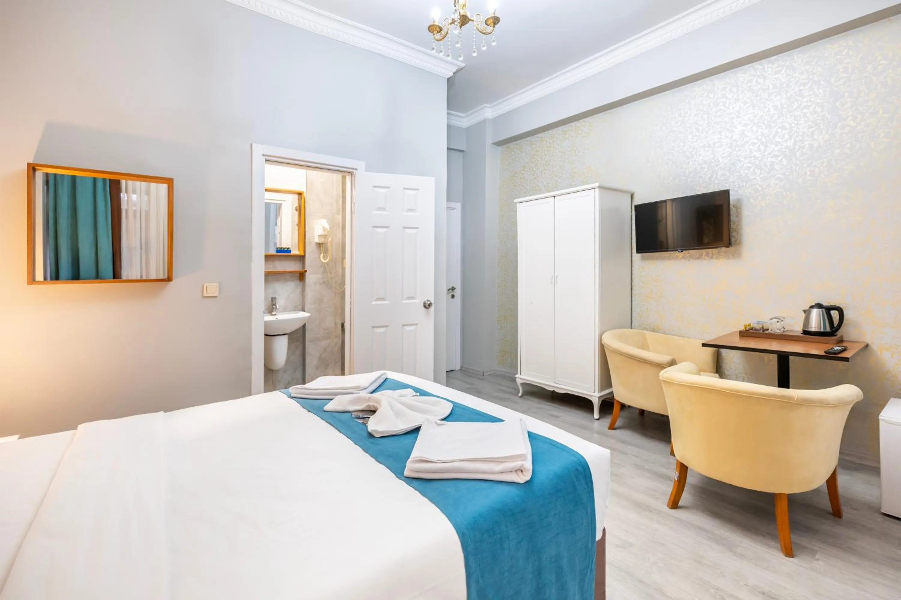 Bed in Taksim Dora Hotel