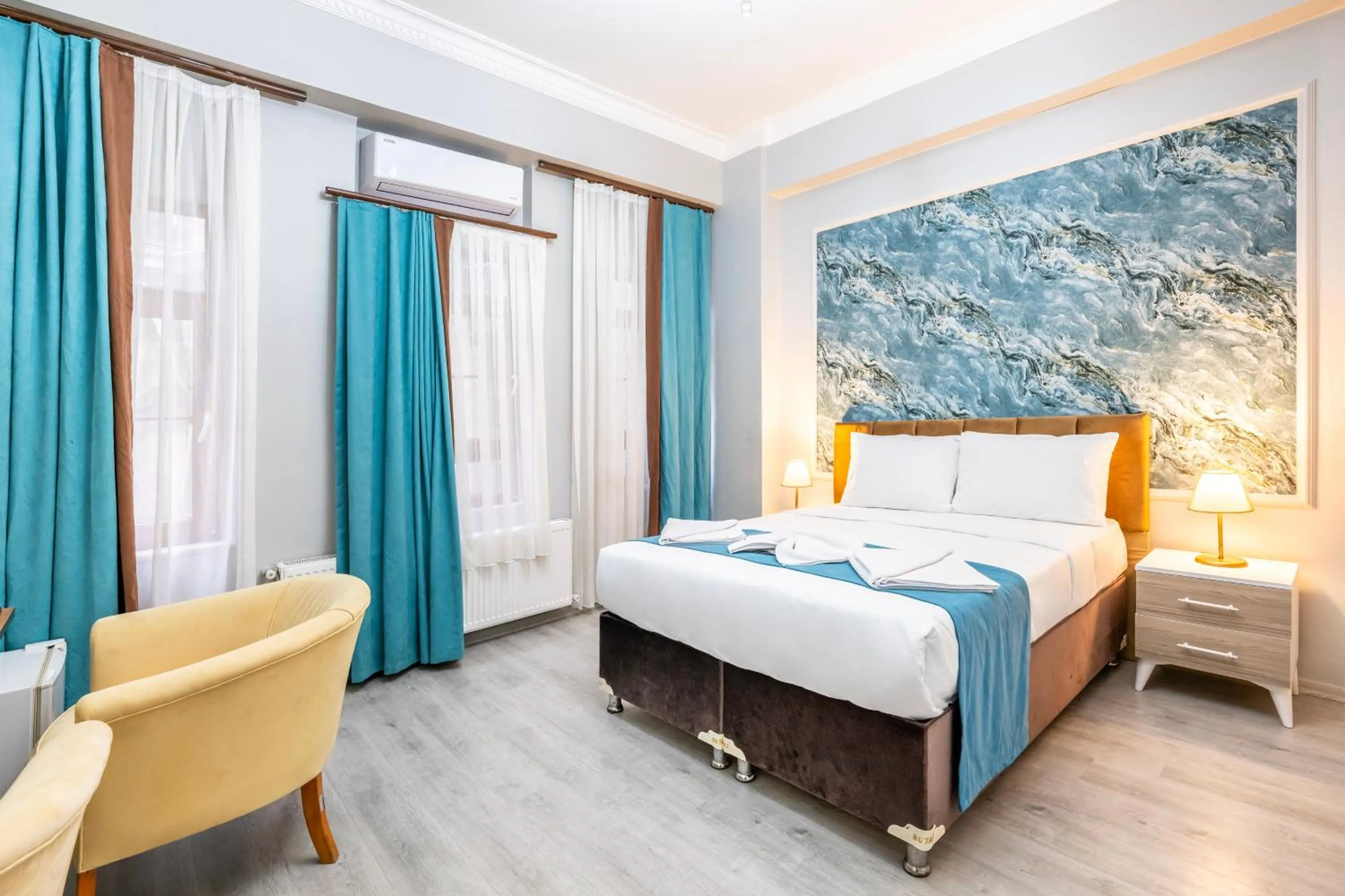 Bed in Taksim Dora Hotel