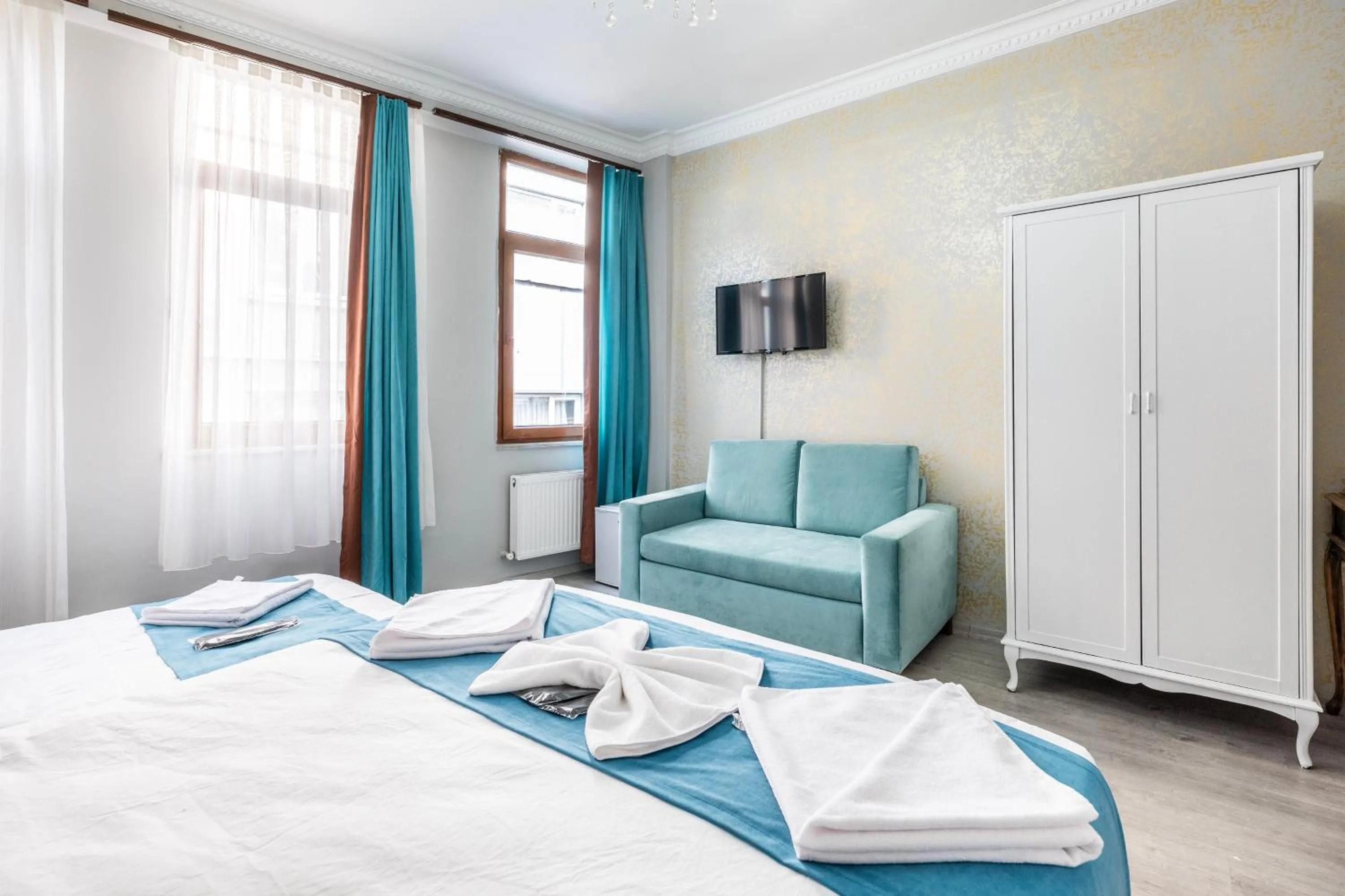 Bed in Taksim Dora Hotel